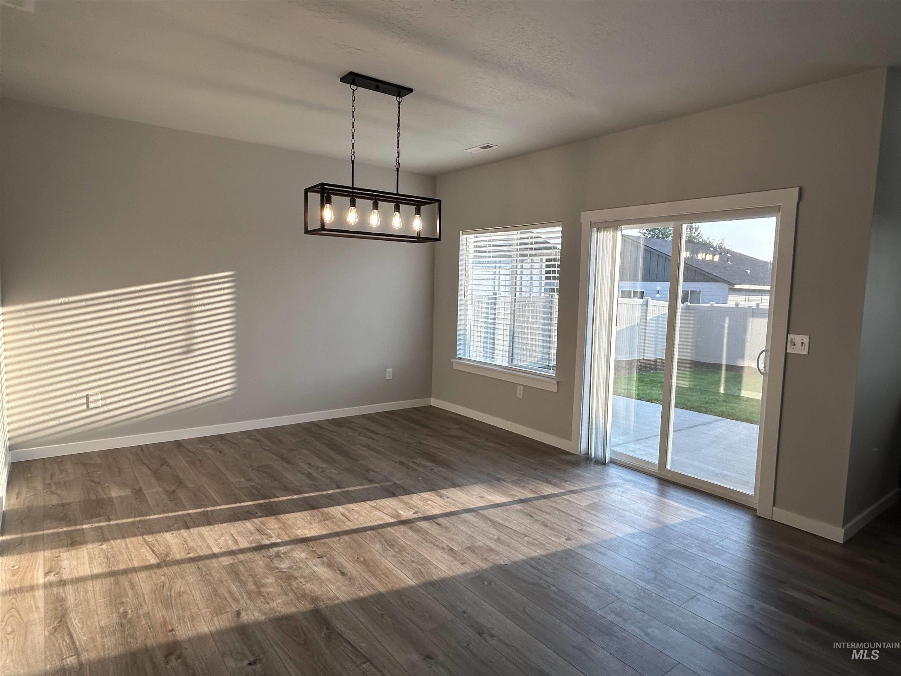 3039 S Alcamo Way, Meridian, Idaho 83642, 5 Bedrooms, 2.5 Bathrooms, Residential For Sale, Price $619,900, 98992688