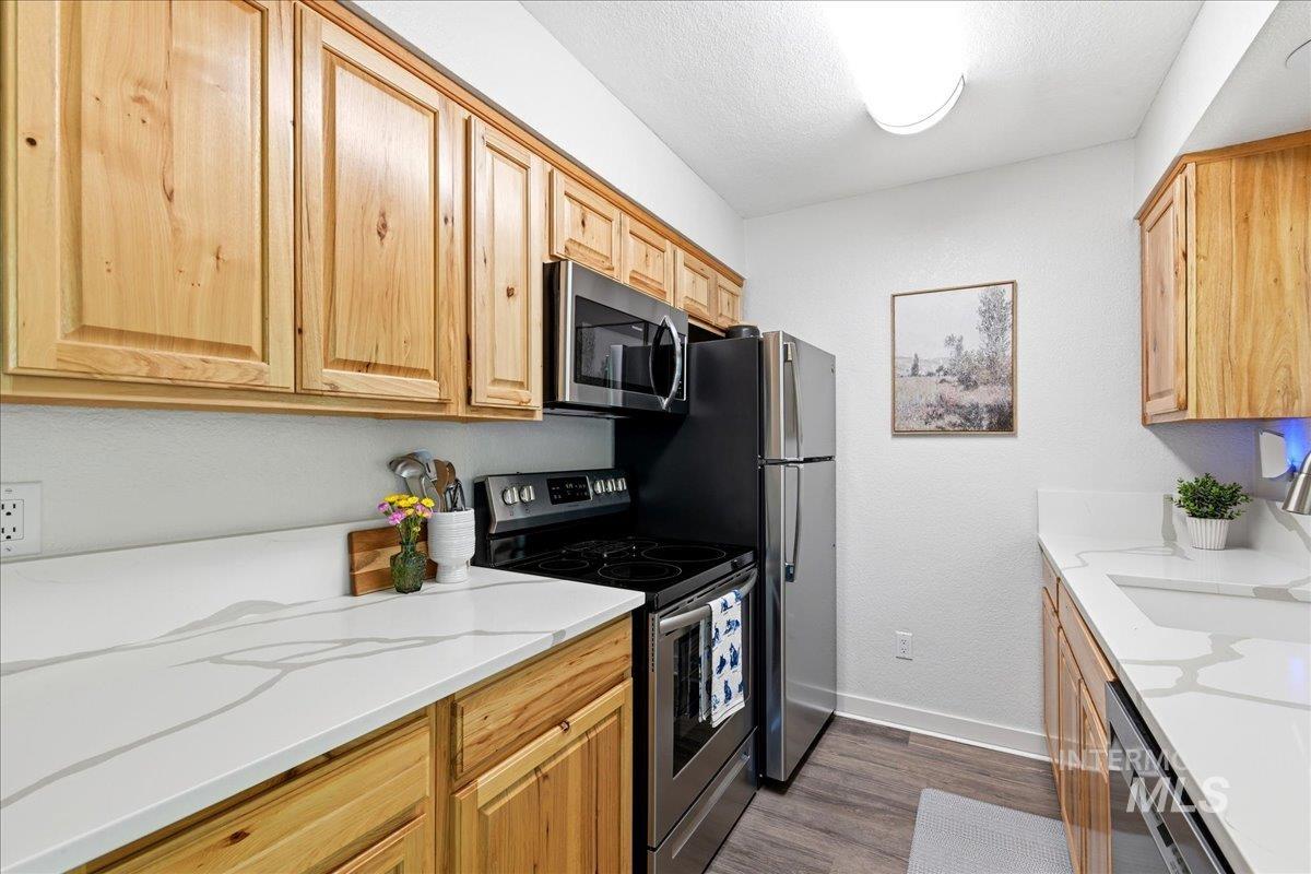 7093 W Colehaven Ln, Boise, Idaho 83704, 2 Bedrooms, 1 Bathroom, Residential For Sale, Price $240,000,MLS 98992693
