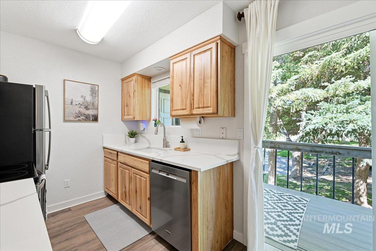 7093 W Colehaven Ln, Boise, Idaho 83704, 2 Bedrooms, 1 Bathroom, Residential For Sale, Price $240,000,MLS 98992693