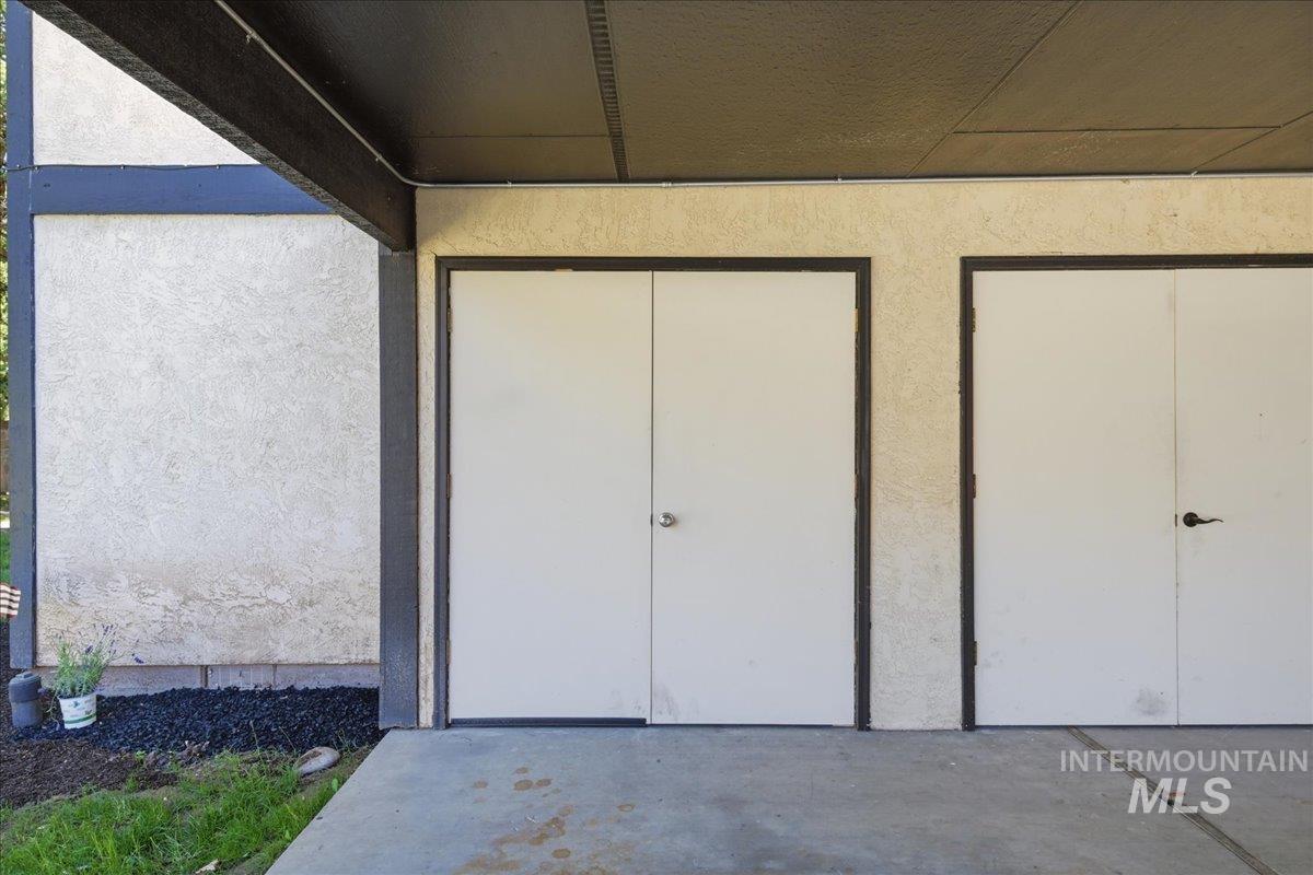 7093 W Colehaven Ln, Boise, Idaho 83704, 2 Bedrooms, 1 Bathroom, Residential For Sale, Price $240,000,MLS 98992693