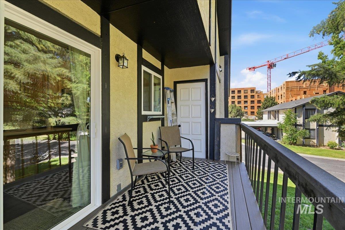 7093 W Colehaven Ln, Boise, Idaho 83704, 2 Bedrooms, 1 Bathroom, Residential For Sale, Price $240,000,MLS 98992693