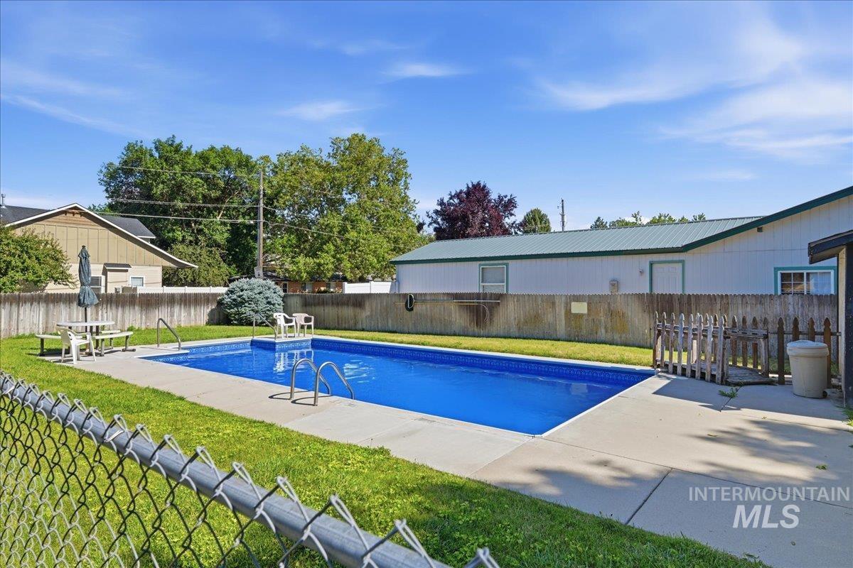 7093 W Colehaven Ln, Boise, Idaho 83704, 2 Bedrooms, 1 Bathroom, Residential For Sale, Price $240,000,MLS 98992693
