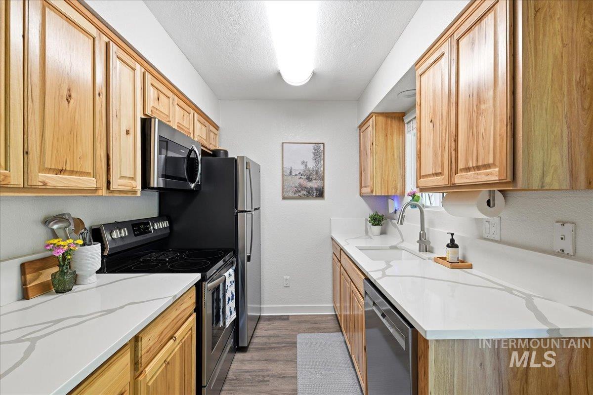 7093 W Colehaven Ln, Boise, Idaho 83704, 2 Bedrooms, 1 Bathroom, Residential For Sale, Price $240,000,MLS 98992693
