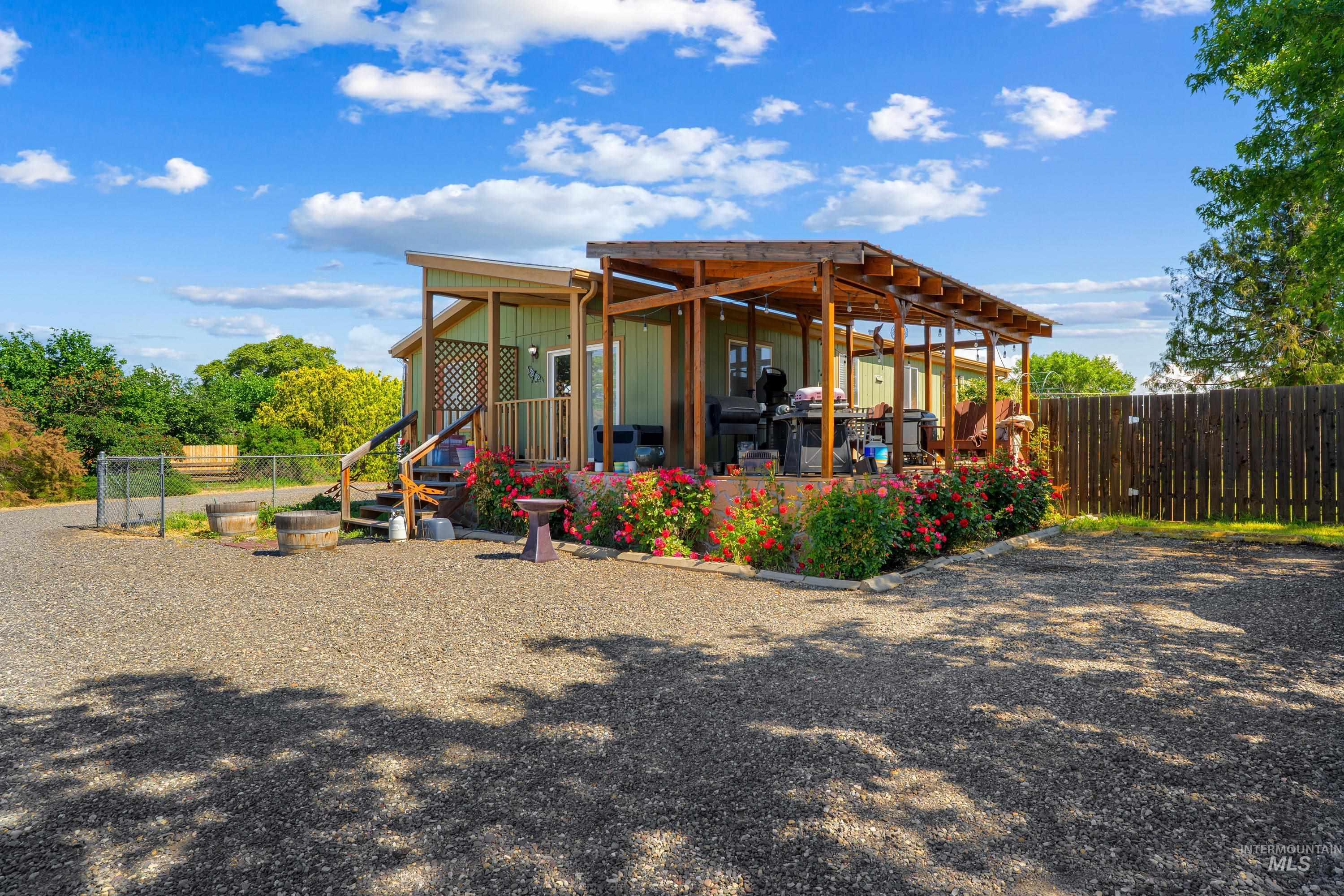 2151 2nd Ave, Clarkston, Washington 99403, 2 Bedrooms, 2 Bathrooms, Residential For Sale, Price $380,000, 98992694