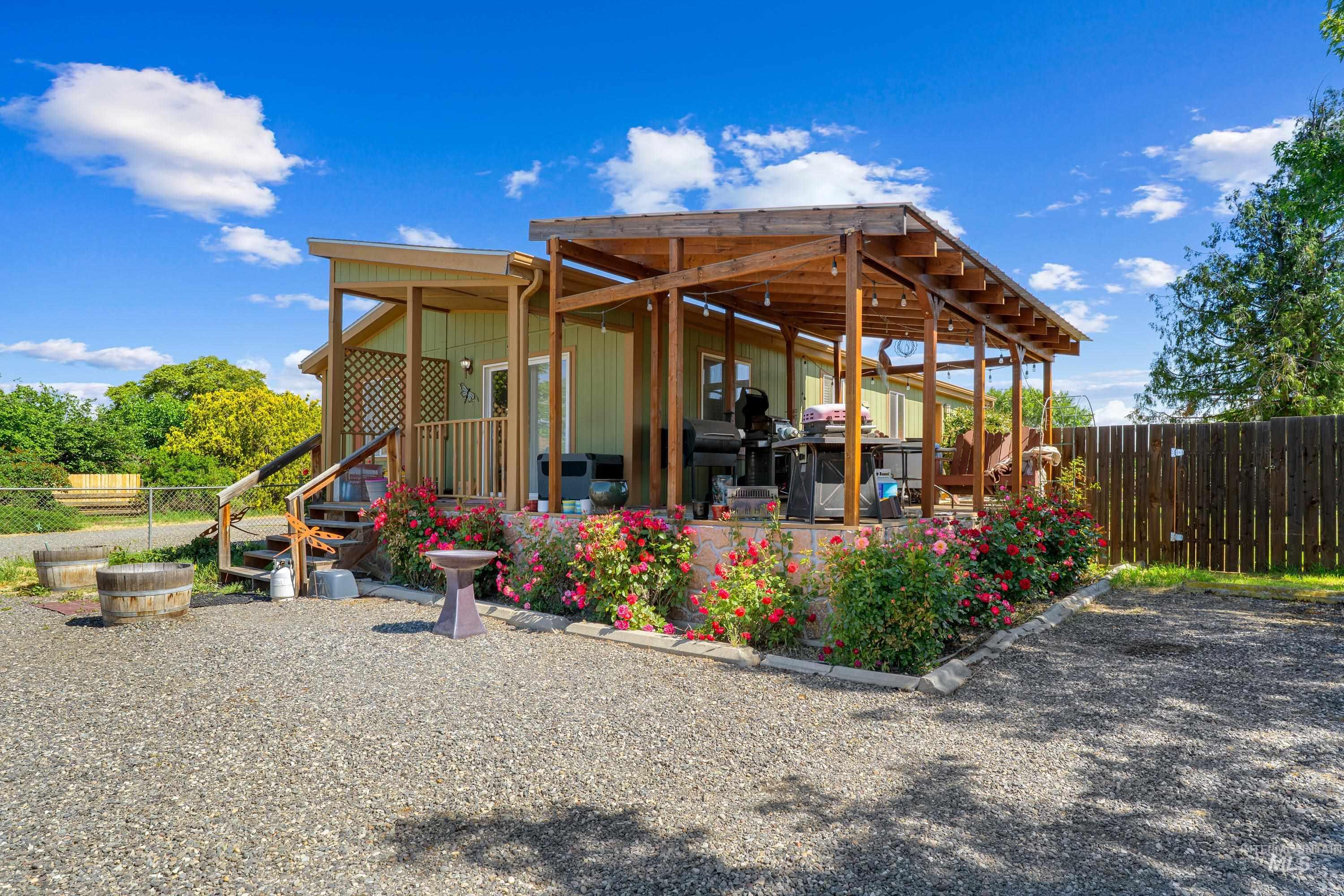 2151 2nd Ave, Clarkston, Washington 99403, 2 Bedrooms, 2 Bathrooms, Residential For Sale, Price $380,000, 98992694