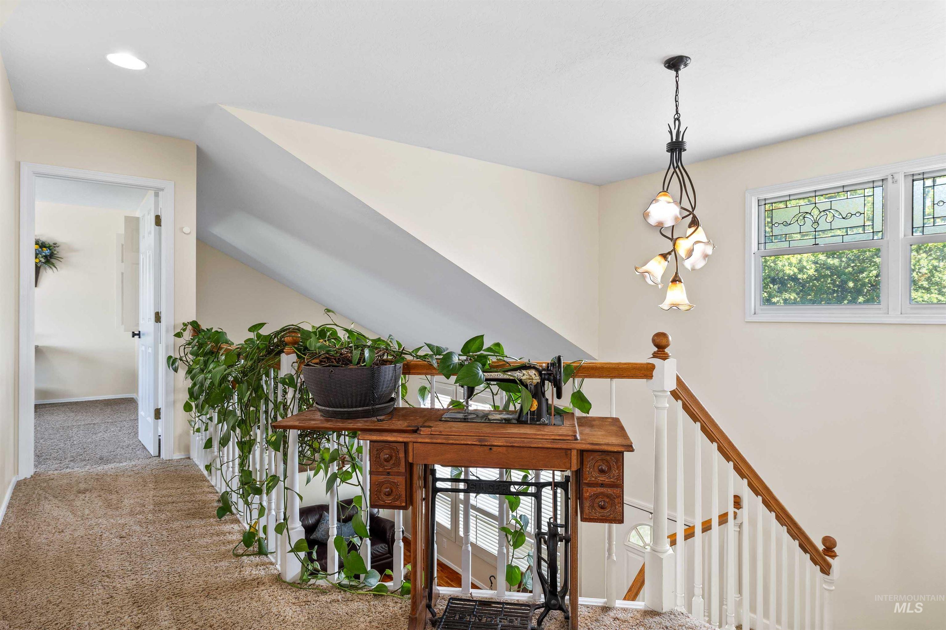 2055 Hillcrest Dr., Twin Falls, Idaho 83301, 3 Bedrooms, 2.5 Bathrooms, Residential For Sale, Price $414,900,MLS 98992695