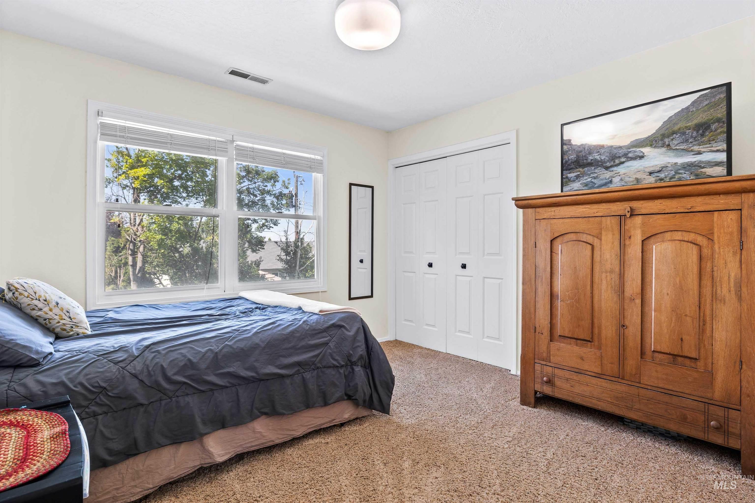 2055 Hillcrest Dr., Twin Falls, Idaho 83301, 3 Bedrooms, 2.5 Bathrooms, Residential For Sale, Price $424,900, 98992695