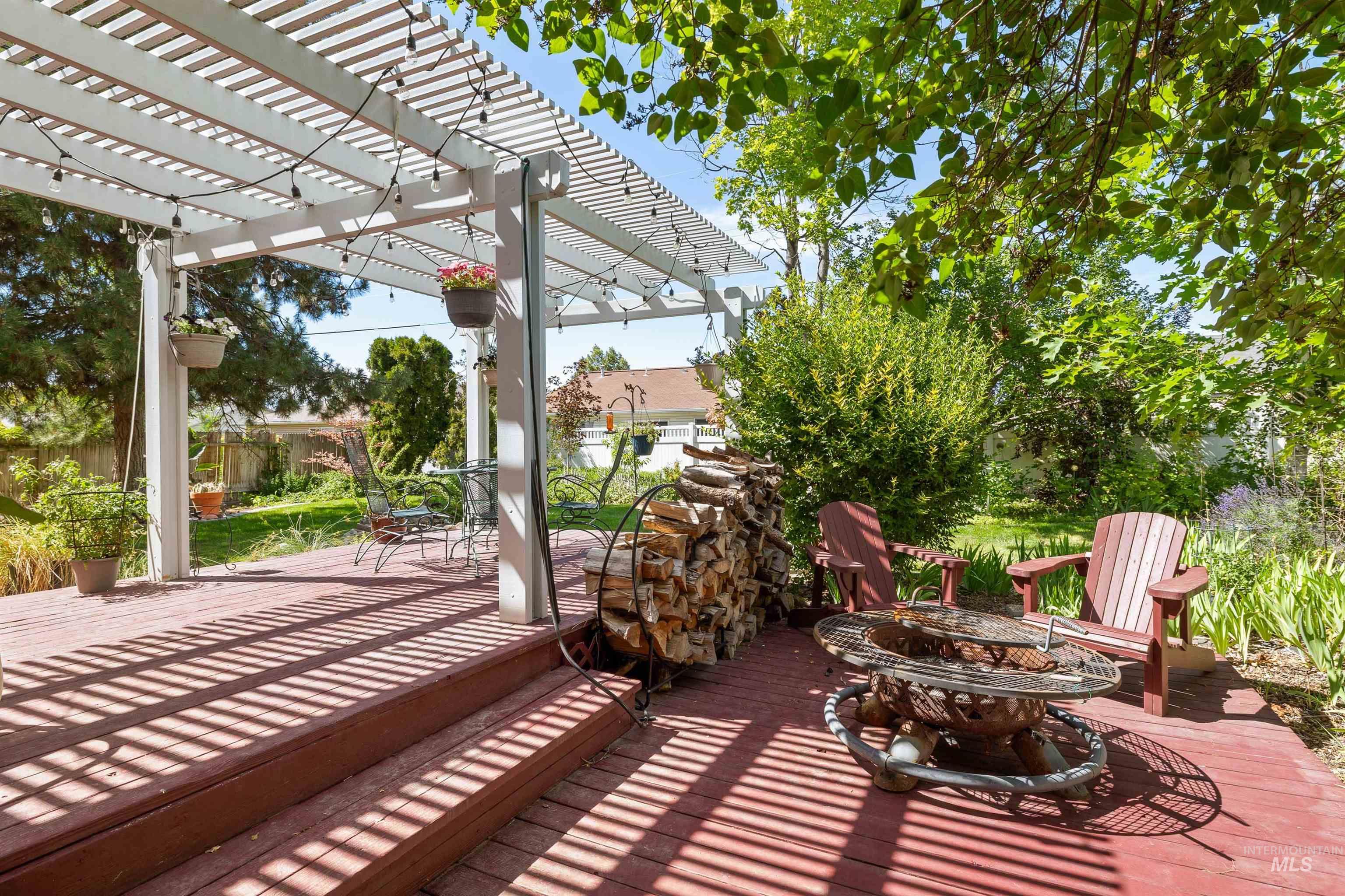 2055 Hillcrest Dr., Twin Falls, Idaho 83301, 3 Bedrooms, 2.5 Bathrooms, Residential For Sale, Price $424,900, 98992695