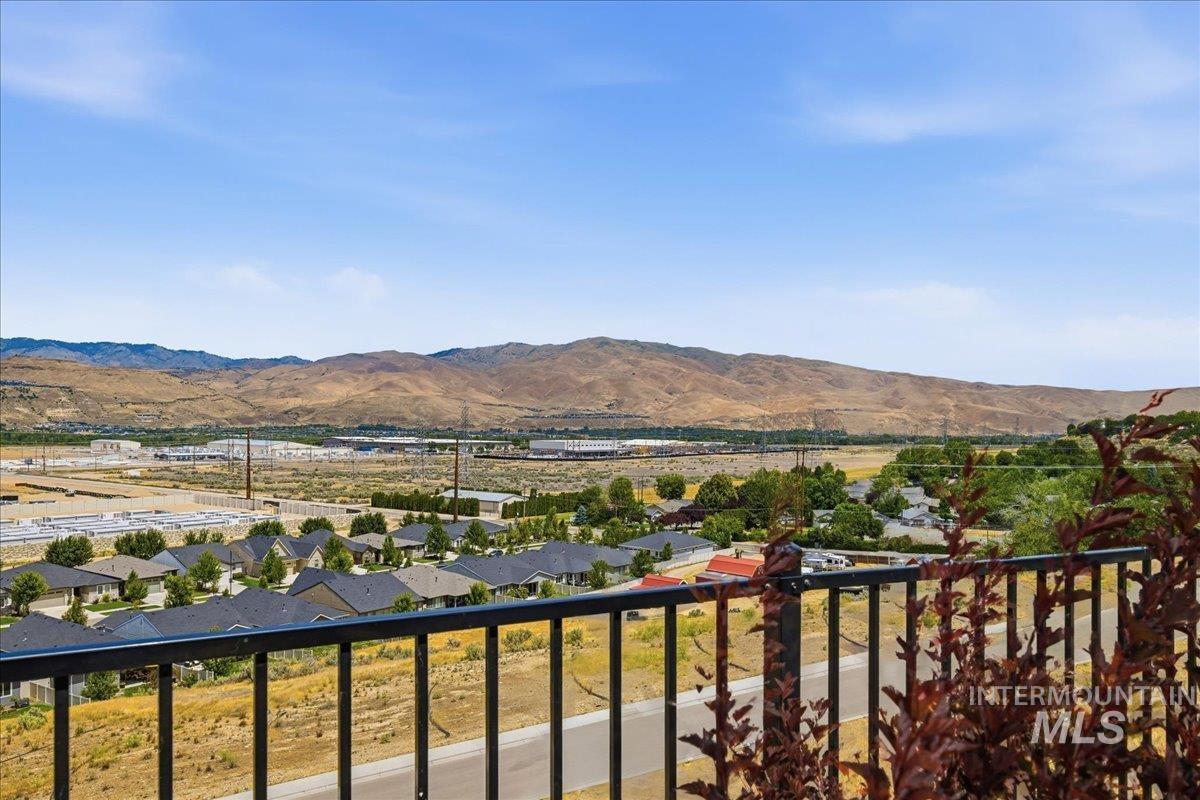 2305 E Danzee Drive, Boise, Idaho 83716, 3 Bedrooms, 2.5 Bathrooms, Residential For Sale, Price $558,000, 98992698
