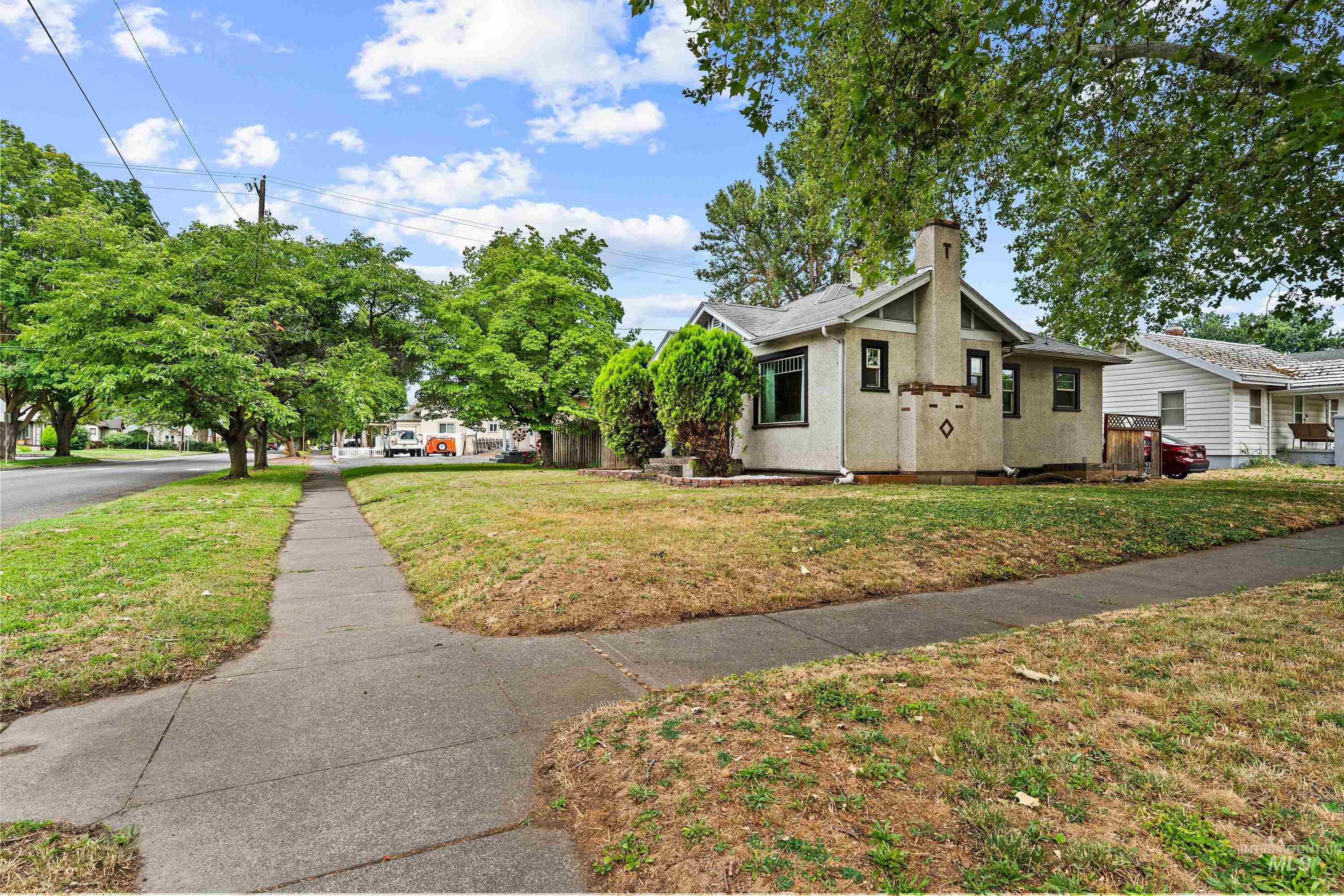 1002 11th Ave, Lewiston, Idaho 83501, 2 Bedrooms, 1 Bathroom, Residential For Sale, Price $265,000,MLS 98992704