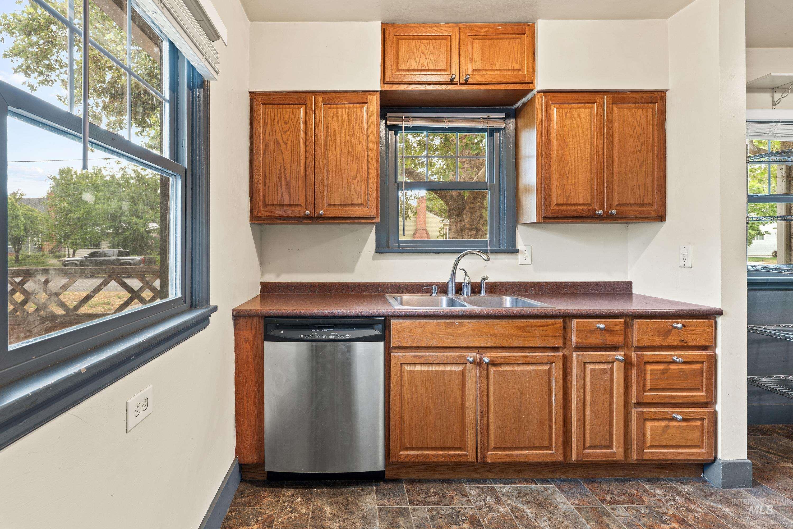 1002 11th Ave, Lewiston, Idaho 83501, 2 Bedrooms, 1 Bathroom, Residential For Sale, Price $265,000,MLS 98992704
