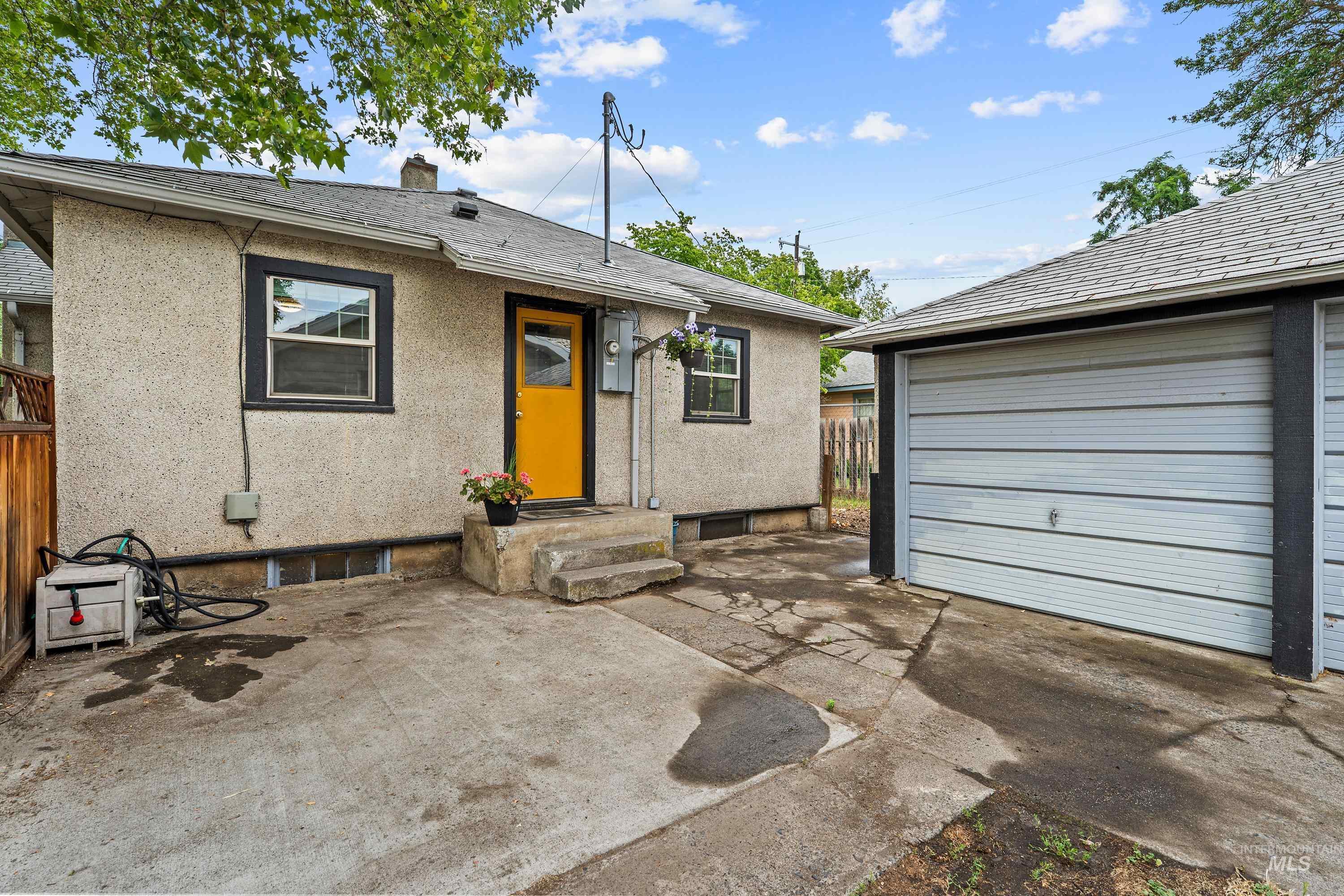 1002 11th Ave, Lewiston, Idaho 83501, 2 Bedrooms, 1 Bathroom, Residential For Sale, Price $265,000,MLS 98992704