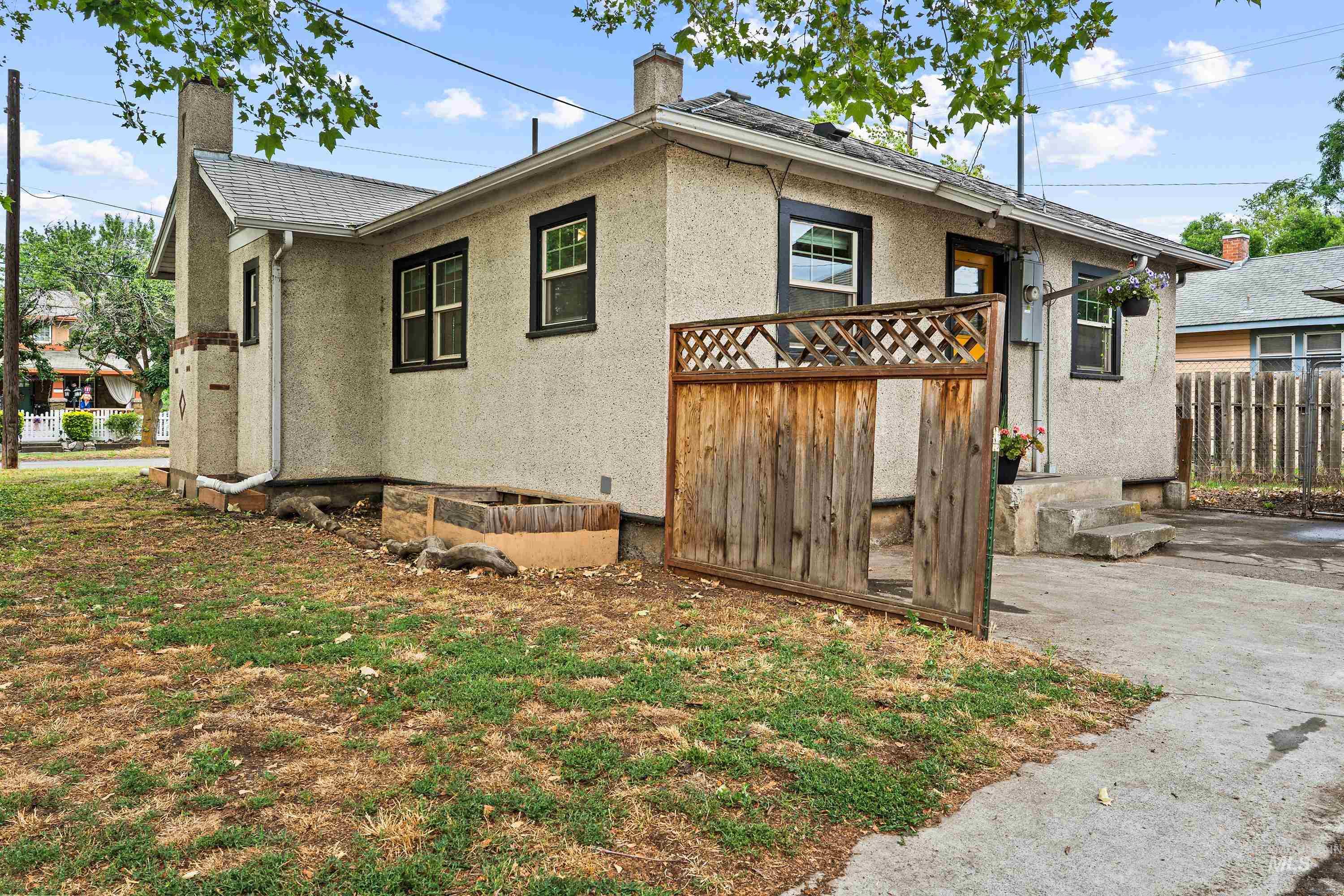 1002 11th Ave, Lewiston, Idaho 83501, 2 Bedrooms, 1 Bathroom, Residential For Sale, Price $265,000,MLS 98992704