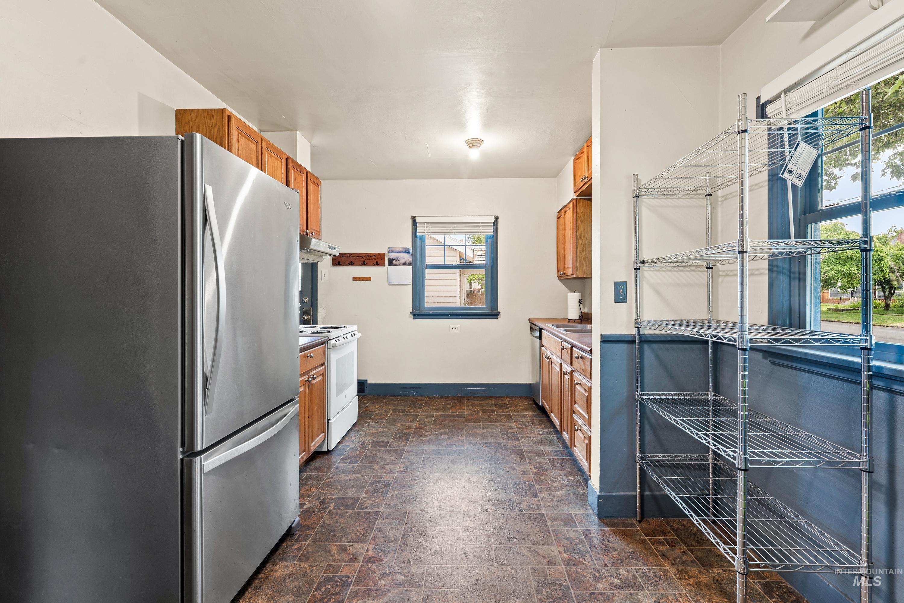 1002 11th Ave, Lewiston, Idaho 83501, 2 Bedrooms, 1 Bathroom, Residential For Sale, Price $265,000,MLS 98992704