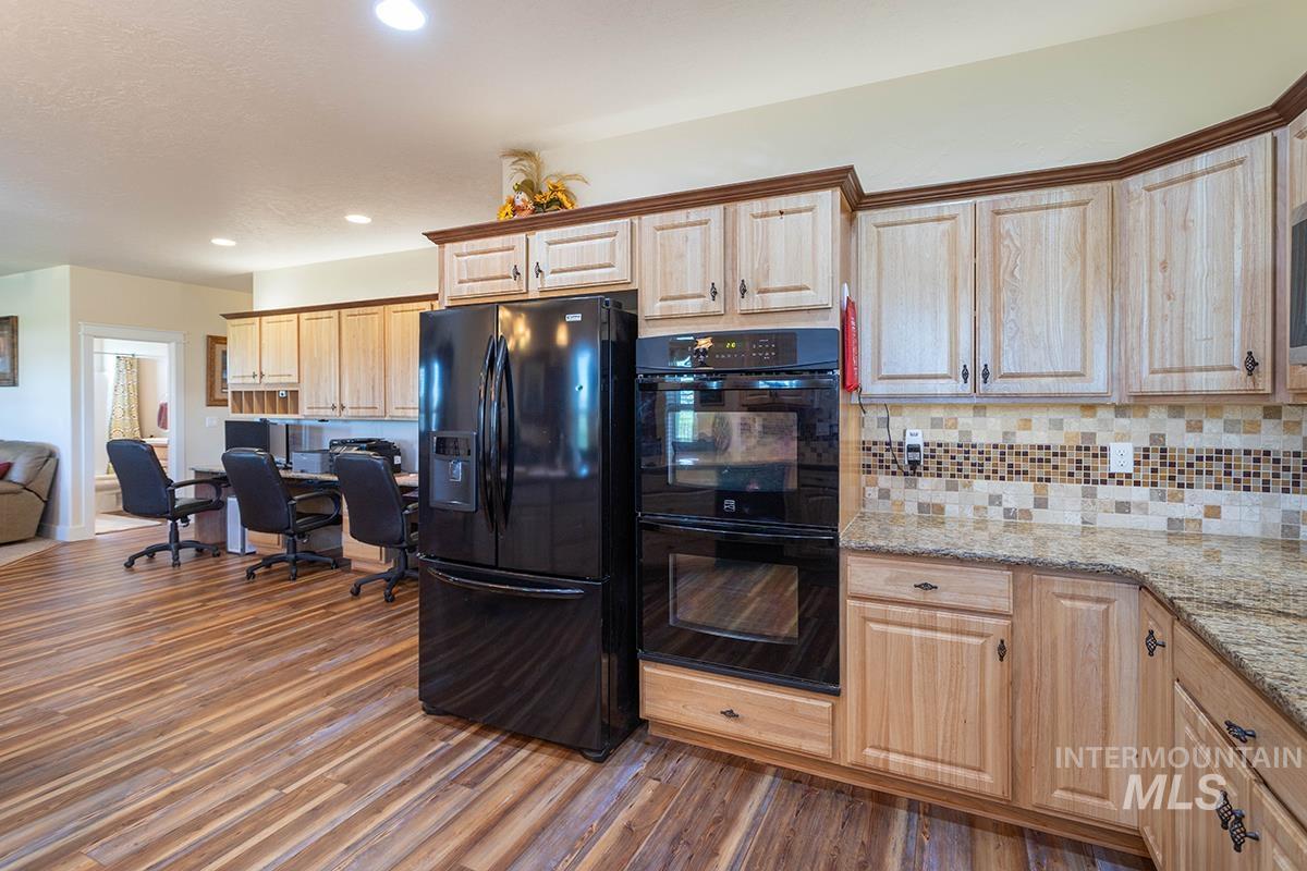 2820 W Paula Red, Kuna, Idaho 83634, 5 Bedrooms, 4 Bathrooms, Residential For Sale, Price $679,900, 98992706