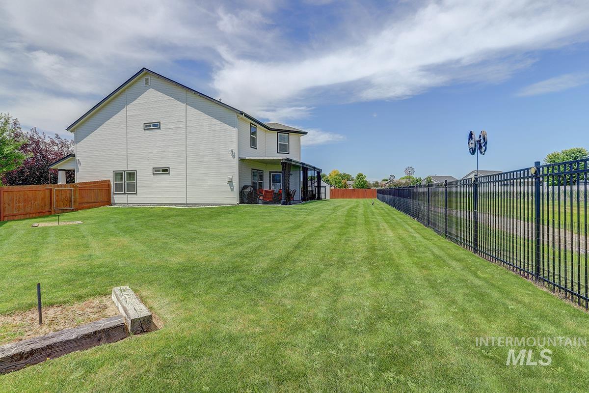 2820 W Paula Red, Kuna, Idaho 83634, 5 Bedrooms, 4 Bathrooms, Residential For Sale, Price $679,900, 98992706