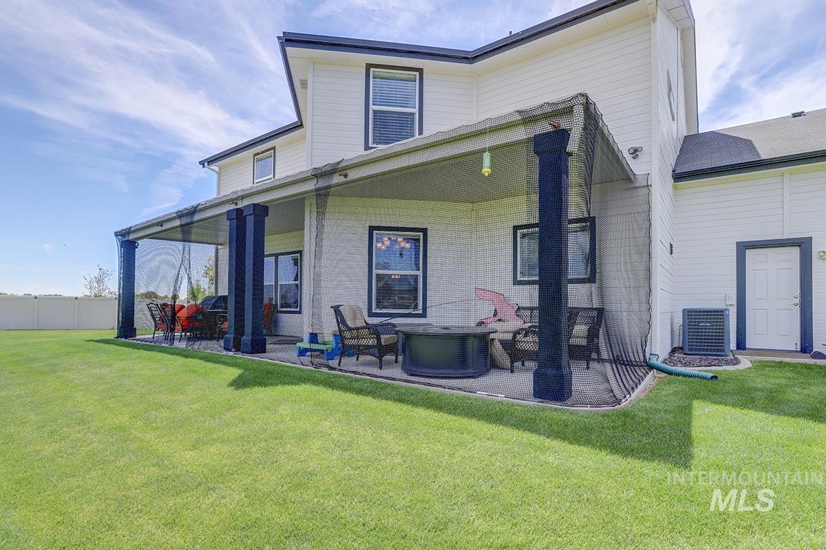 2820 W Paula Red, Kuna, Idaho 83634, 5 Bedrooms, 4 Bathrooms, Residential For Sale, Price $679,900, 98992706