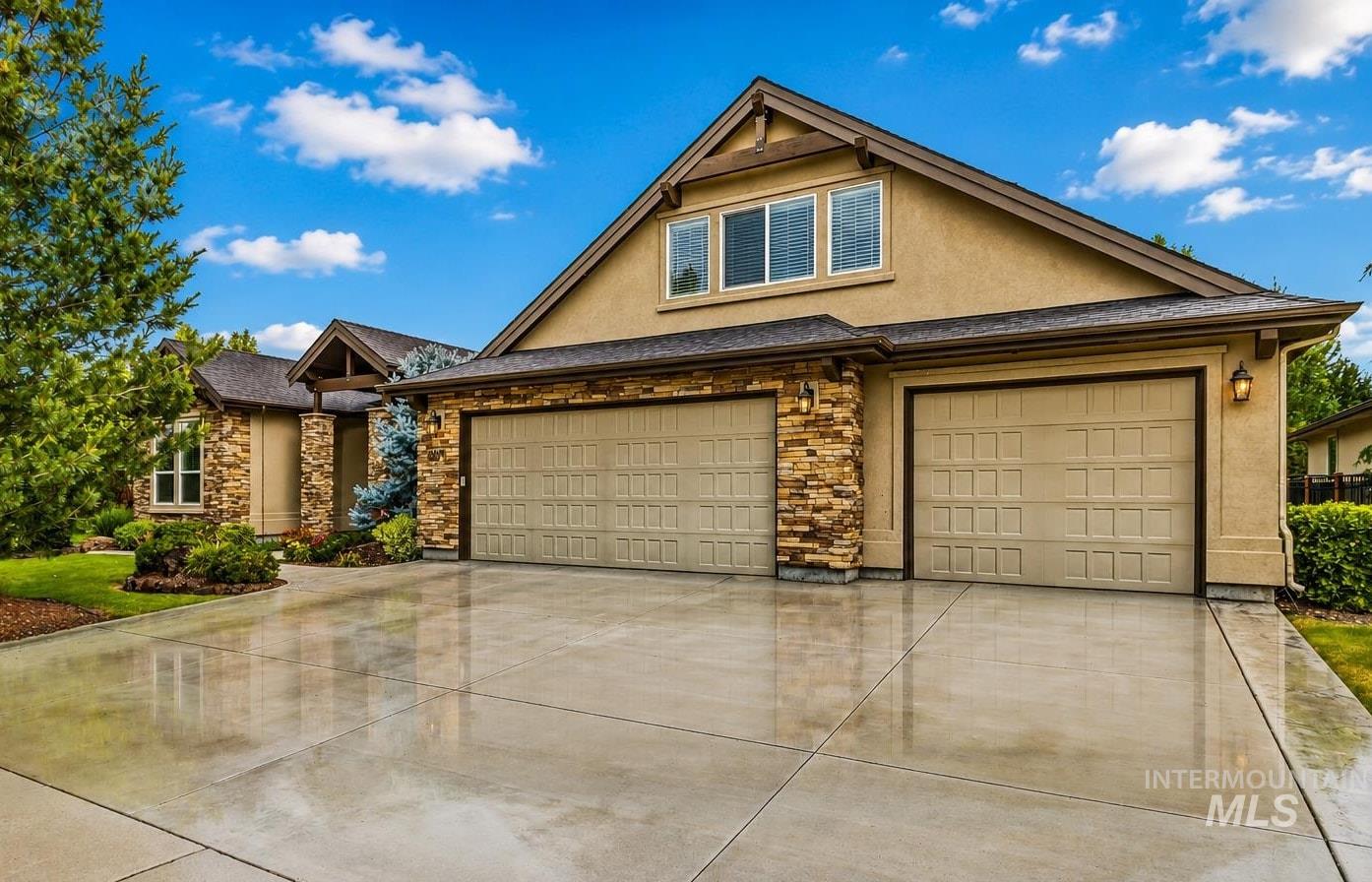 6070 W Piaffe Ct, Eagle, Idaho 83616, 4 Bedrooms, 3.5 Bathrooms, Residential For Sale, Price $1,100,000,MLS 98992720