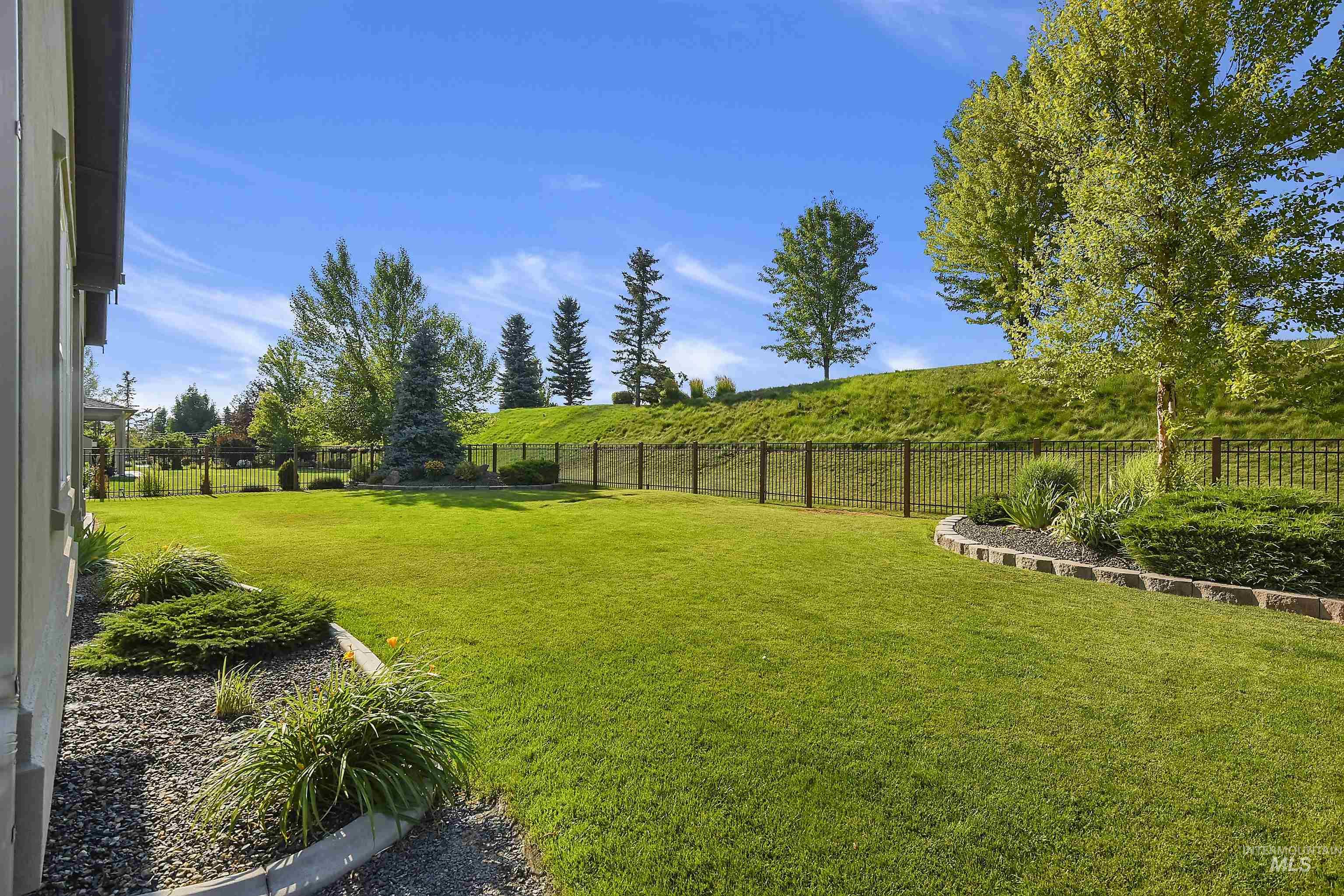 6070 W Piaffe Ct, Eagle, Idaho 83616, 4 Bedrooms, 3.5 Bathrooms, Residential For Sale, Price $1,100,000,MLS 98992720