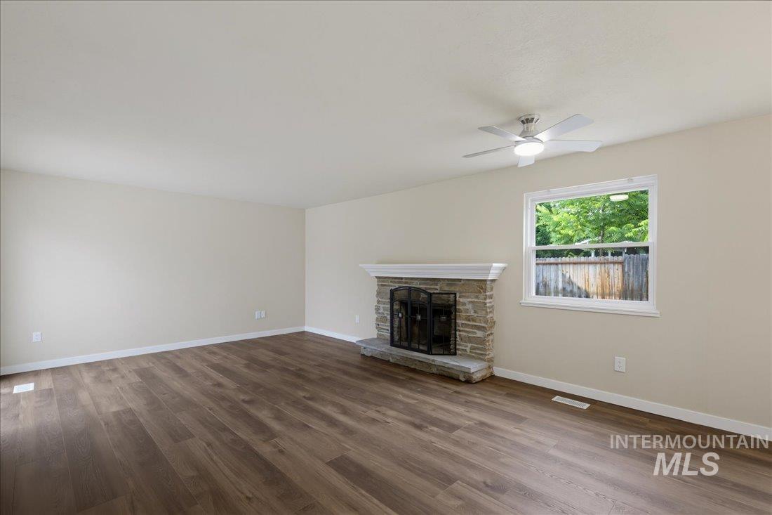 5074 W Harbourview Drive, Boise, Idaho 83703, 3 Bedrooms, 2 Bathrooms, Residential For Sale, Price $509,000, 98992723