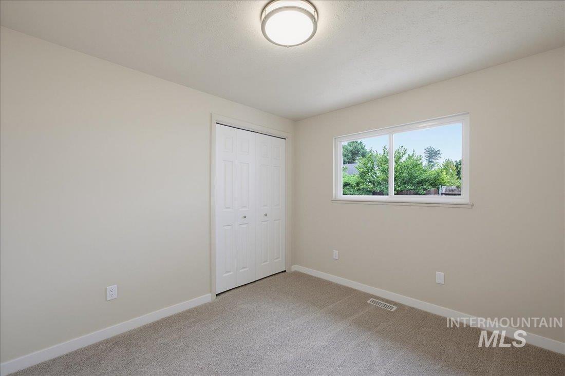 5074 W Harbourview Drive, Boise, Idaho 83703, 3 Bedrooms, 2 Bathrooms, Residential For Sale, Price $509,000, 98992723