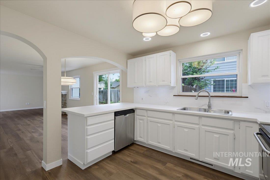 5074 W Harbourview Drive, Boise, Idaho 83703, 3 Bedrooms, 2 Bathrooms, Residential For Sale, Price $509,000, 98992723