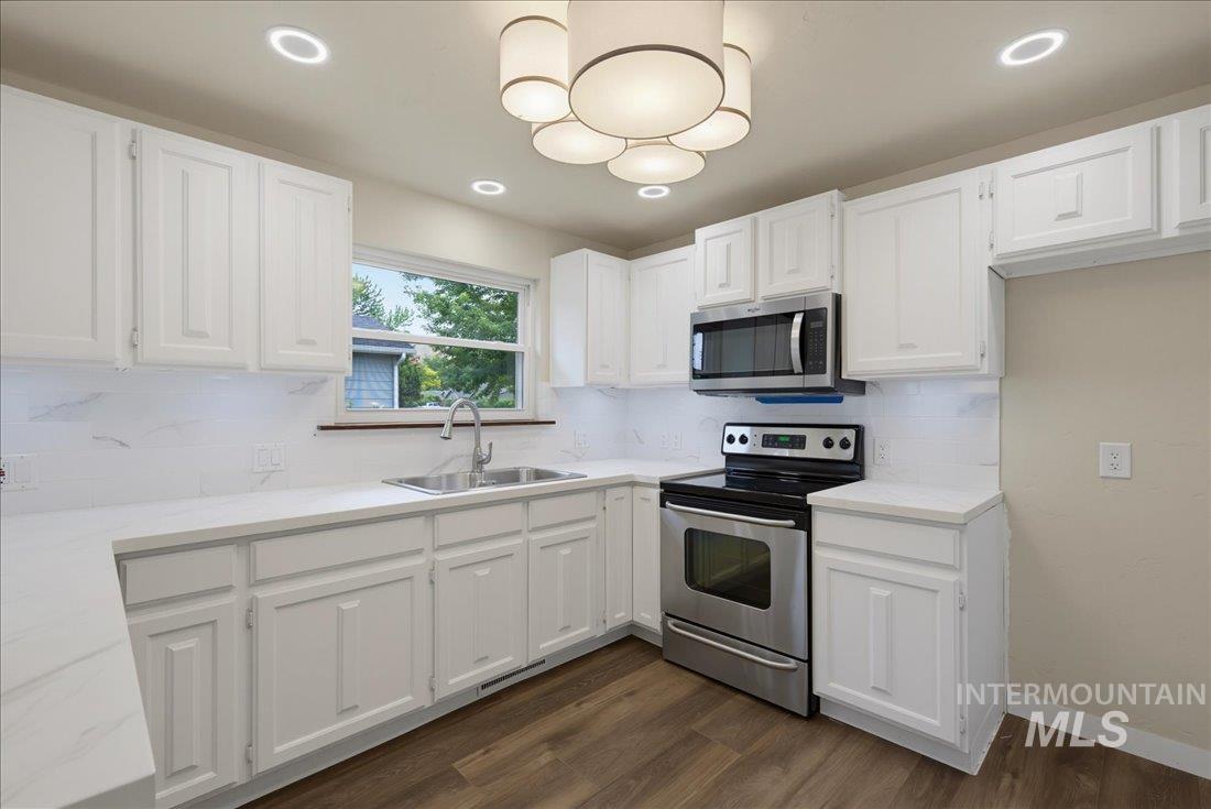 5074 W Harbourview Drive, Boise, Idaho 83703, 3 Bedrooms, 2 Bathrooms, Residential For Sale, Price $509,000, 98992723