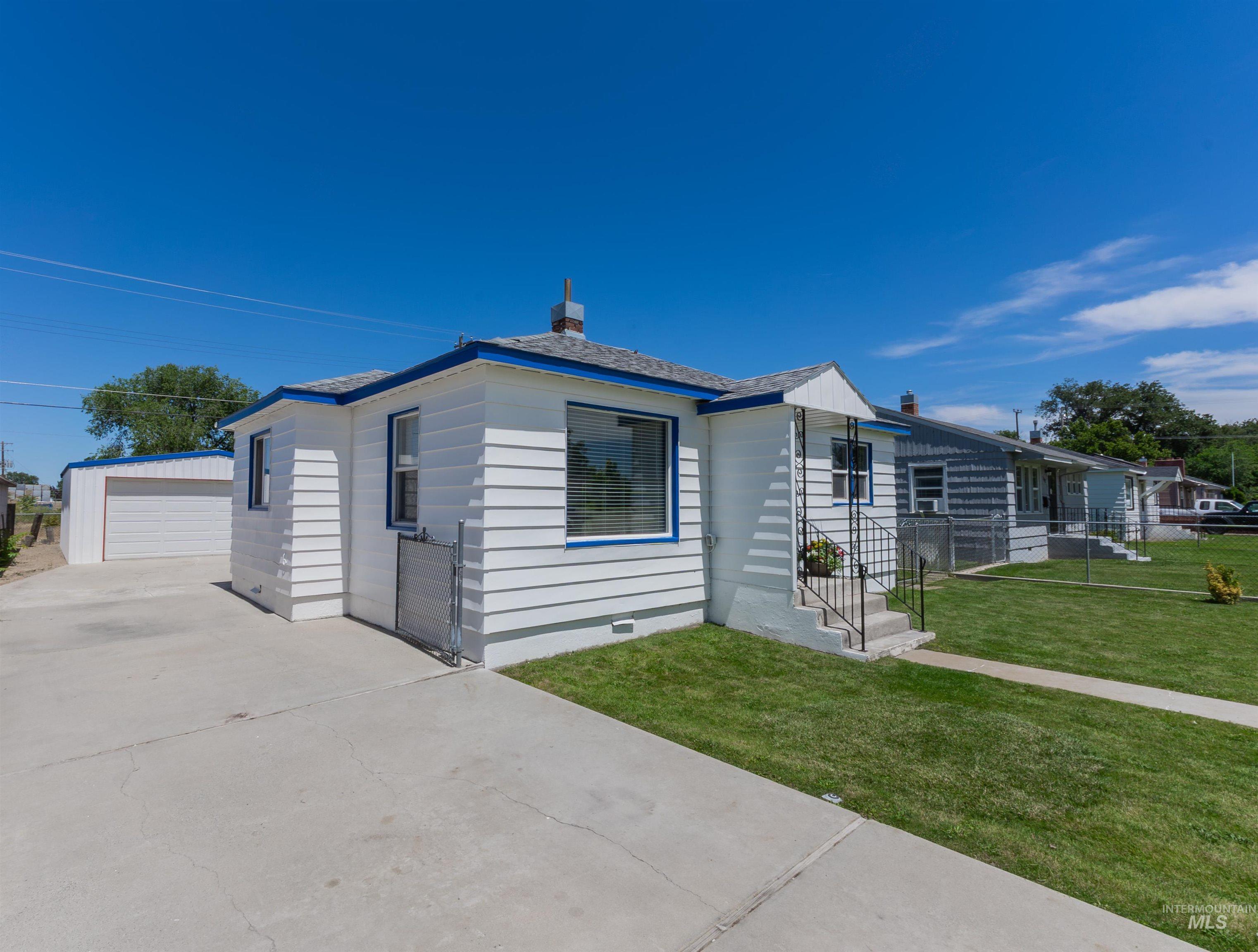 114 Sunnyside Dr, Caldwell, Idaho 83605, 2 Bedrooms, 1 Bathroom, Residential For Sale, Price $289,900,MLS 98992724