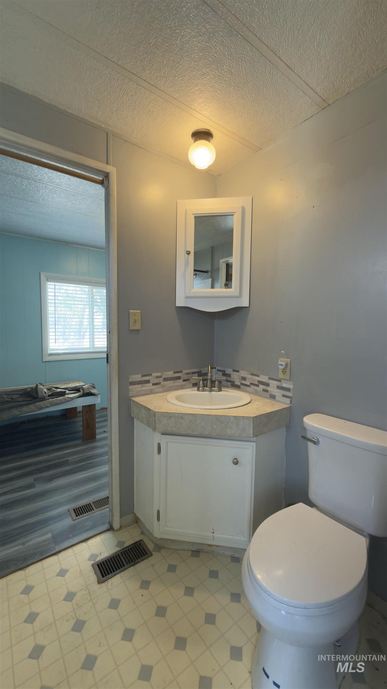 301 Shillington Court, Minidoka, Idaho 83343, 3 Bedrooms, 2 Bathrooms, Residential For Sale, Price $90,000, 98992726