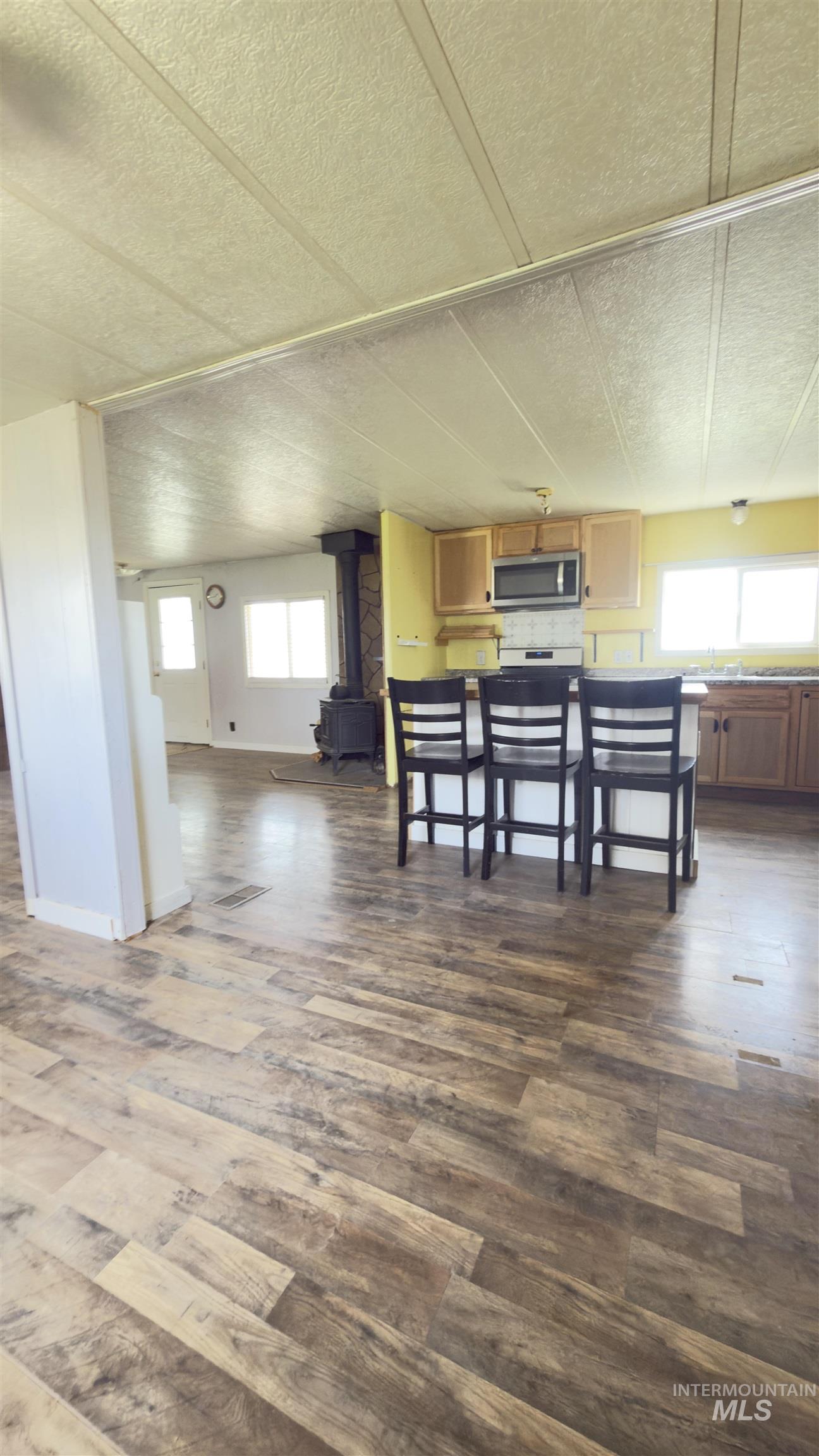 301 Shillington Court, Minidoka, Idaho 83343, 3 Bedrooms, 2 Bathrooms, Residential For Sale, Price $90,000, 98992726