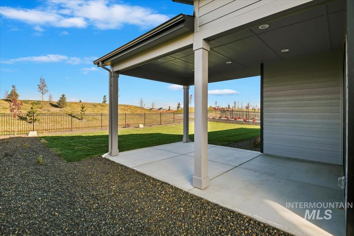 6513 W Danes Dr., Eagle, Idaho 83616, 4 Bedrooms, 3.5 Bathrooms, Residential For Sale, Price $944,800,MLS 98992729