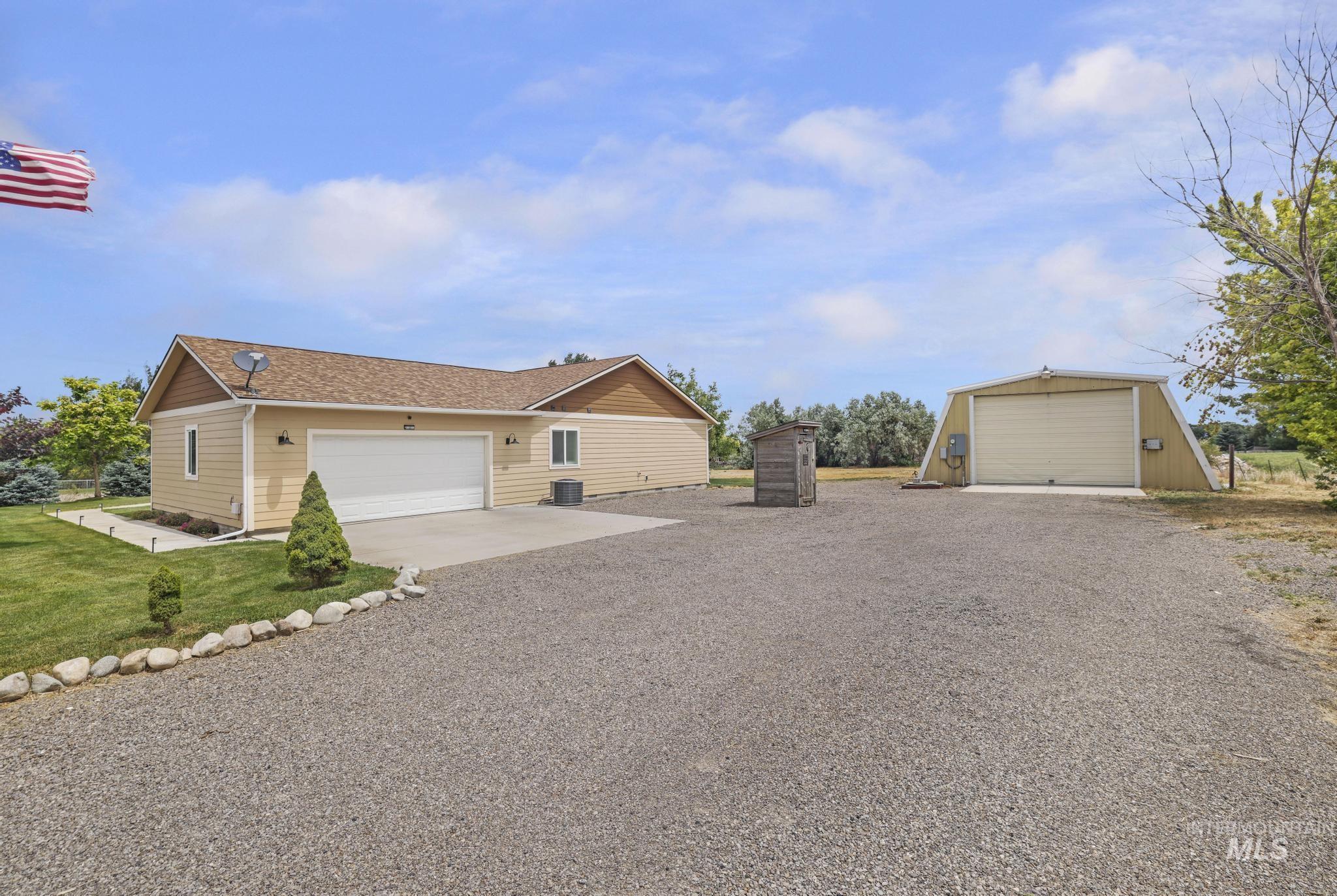 3388 N 3065 E, Twin Falls, Idaho 83301, 3 Bedrooms, 2 Bathrooms, Residential For Sale, Price $550,000,MLS 98992737