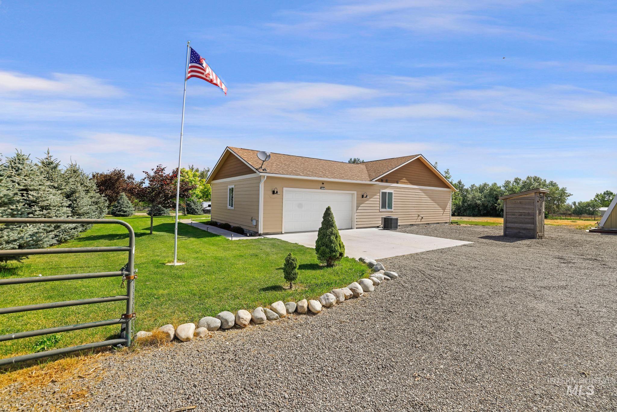 3388 N 3065 E, Twin Falls, Idaho 83301, 3 Bedrooms, 2 Bathrooms, Residential For Sale, Price $550,000,MLS 98992737