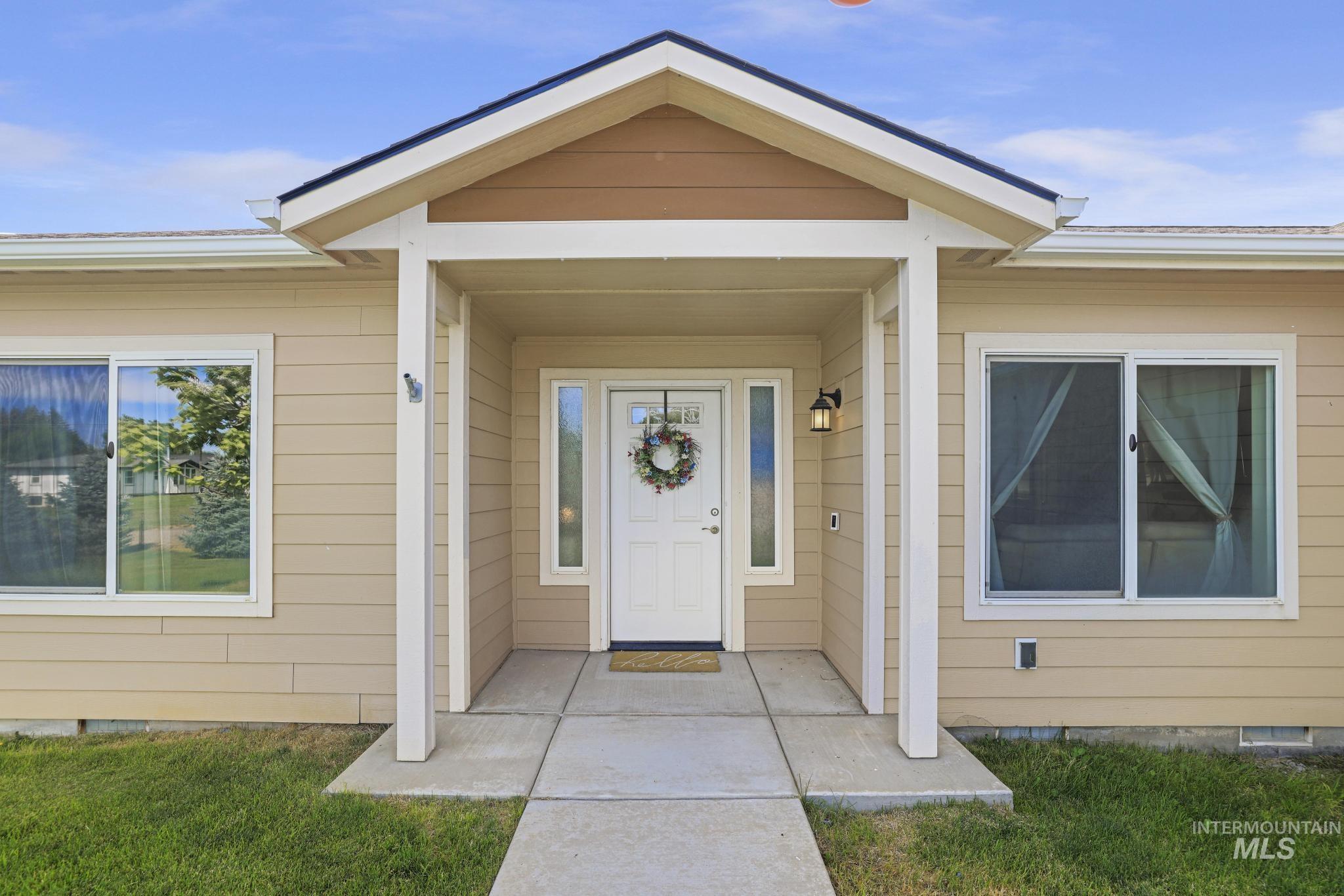 3388 N 3065 E, Twin Falls, Idaho 83301, 3 Bedrooms, 2 Bathrooms, Residential For Sale, Price $550,000,MLS 98992737