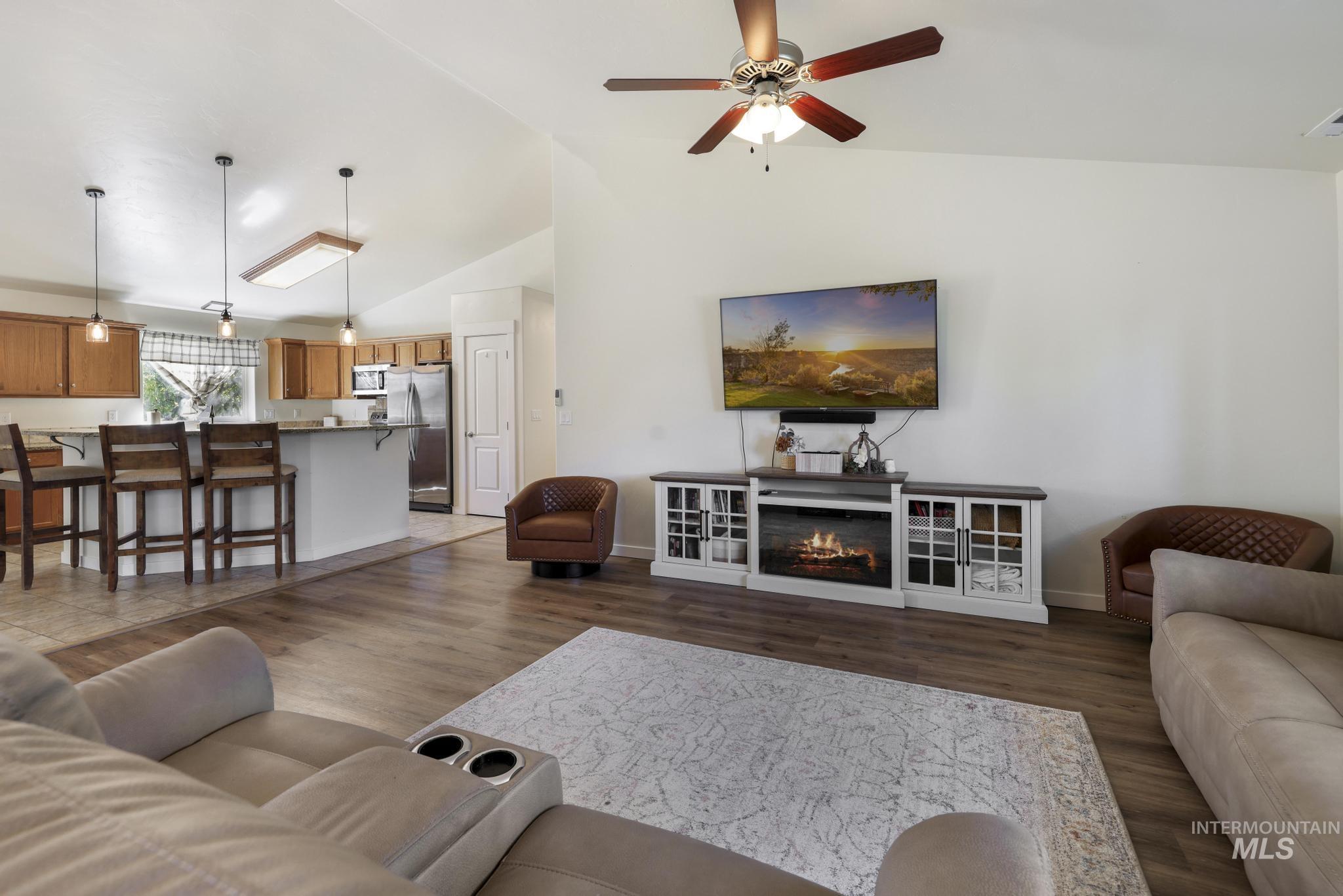 3388 N 3065 E, Twin Falls, Idaho 83301, 3 Bedrooms, 2 Bathrooms, Residential For Sale, Price $550,000,MLS 98992737