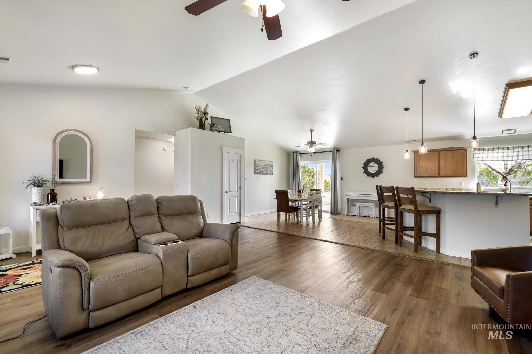 3388 N 3065 E, Twin Falls, Idaho 83301, 3 Bedrooms, 2 Bathrooms, Residential For Sale, Price $550,000,MLS 98992737