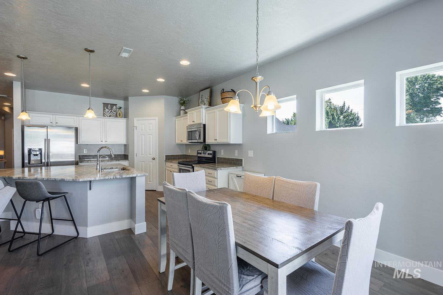 4513 S Dazzle Ave, Meridian, Idaho 83462, 3 Bedrooms, 2 Bathrooms, Residential For Sale, Price $520,000,MLS 98992738
