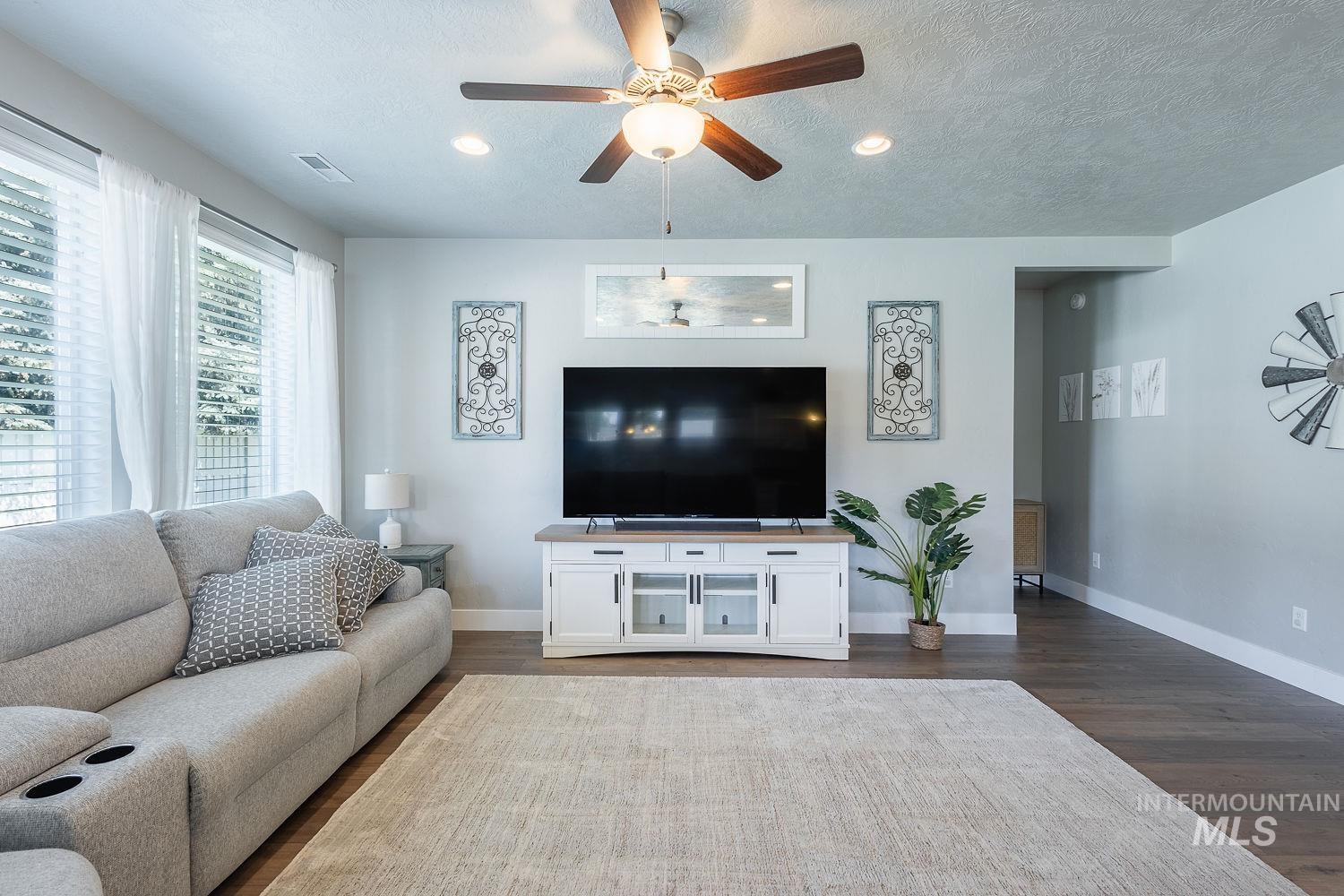 4513 S Dazzle Ave, Meridian, Idaho 83462, 3 Bedrooms, 2 Bathrooms, Residential For Sale, Price $520,000,MLS 98992738