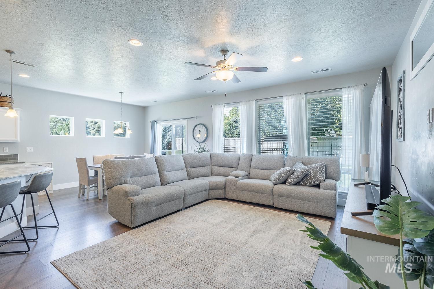 4513 S Dazzle Ave, Meridian, Idaho 83462, 3 Bedrooms, 2 Bathrooms, Residential For Sale, Price $520,000,MLS 98992738