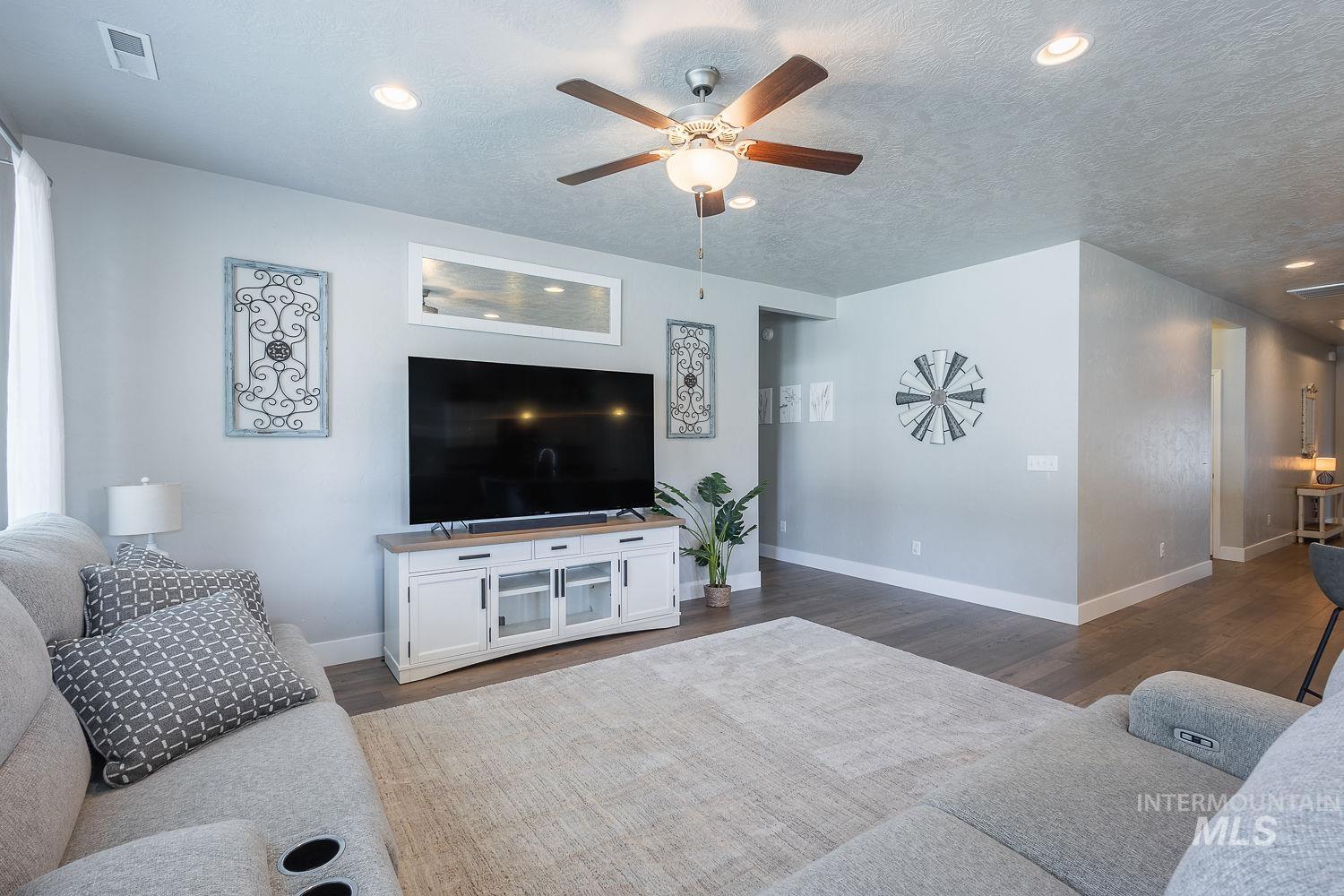 4513 S Dazzle Ave, Meridian, Idaho 83462, 3 Bedrooms, 2 Bathrooms, Residential For Sale, Price $520,000,MLS 98992738