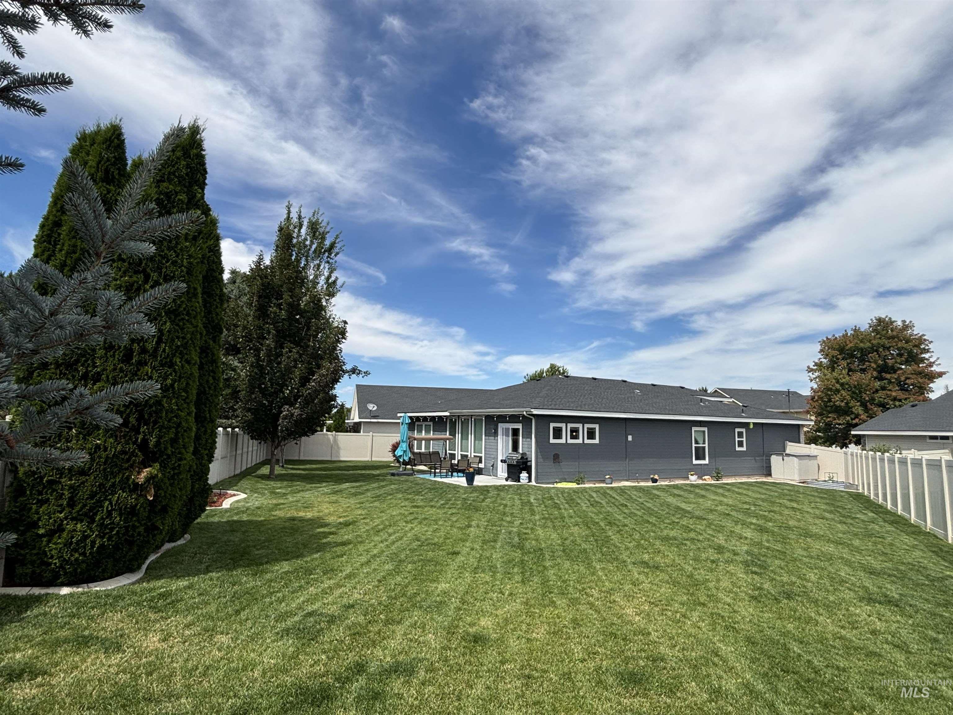 4513 S Dazzle Ave, Meridian, Idaho 83462, 3 Bedrooms, 2 Bathrooms, Residential For Sale, Price $520,000,MLS 98992738