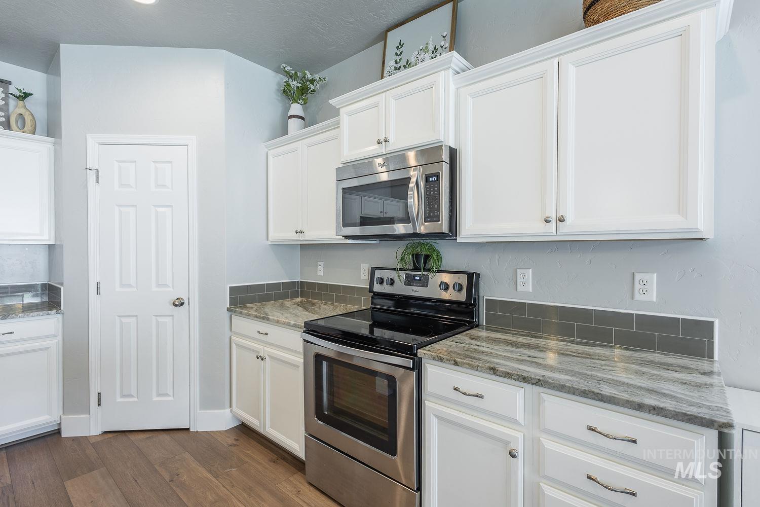 4513 S Dazzle Ave, Meridian, Idaho 83462, 3 Bedrooms, 2 Bathrooms, Residential For Sale, Price $520,000,MLS 98992738