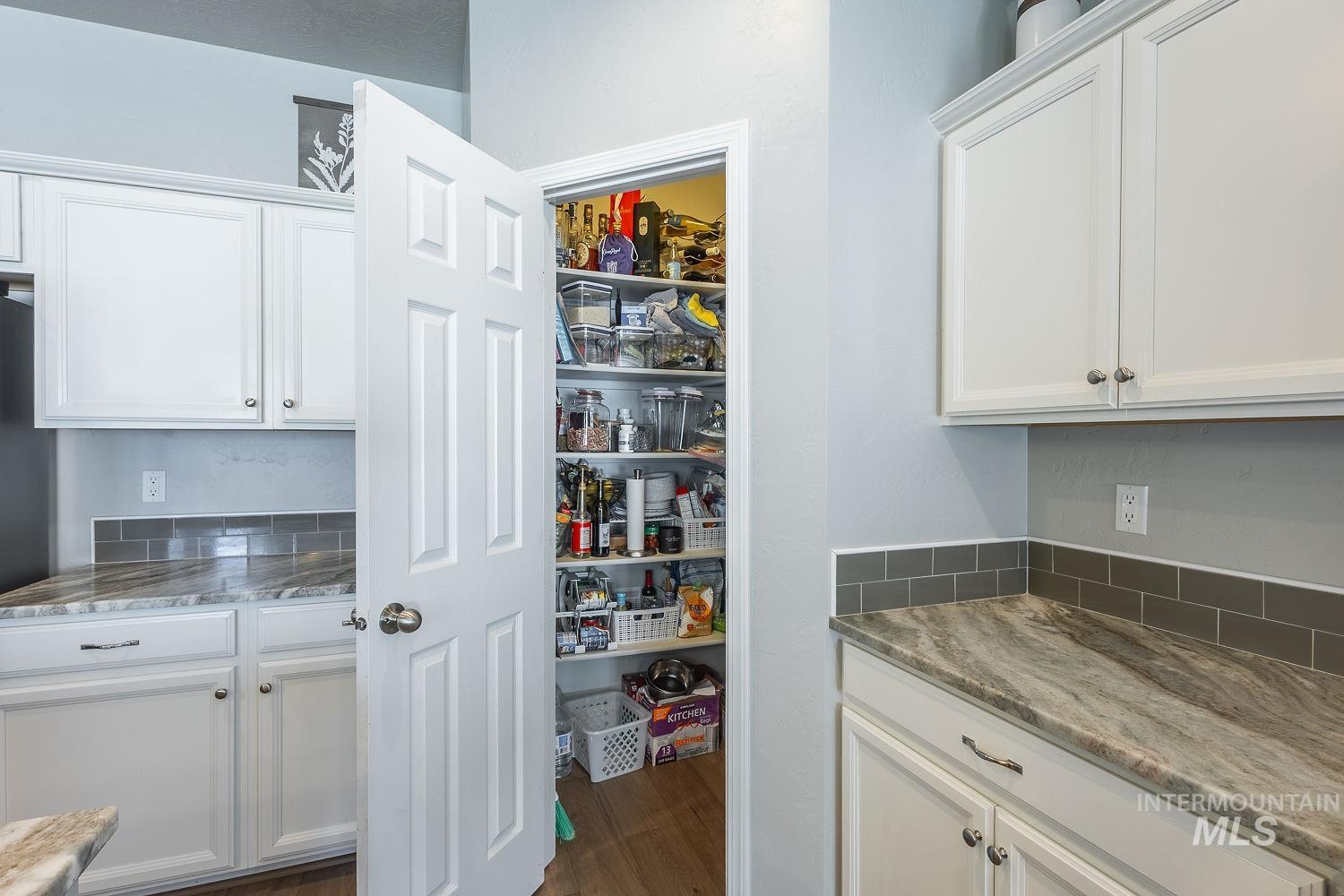 4513 S Dazzle Ave, Meridian, Idaho 83462, 3 Bedrooms, 2 Bathrooms, Residential For Sale, Price $520,000,MLS 98992738
