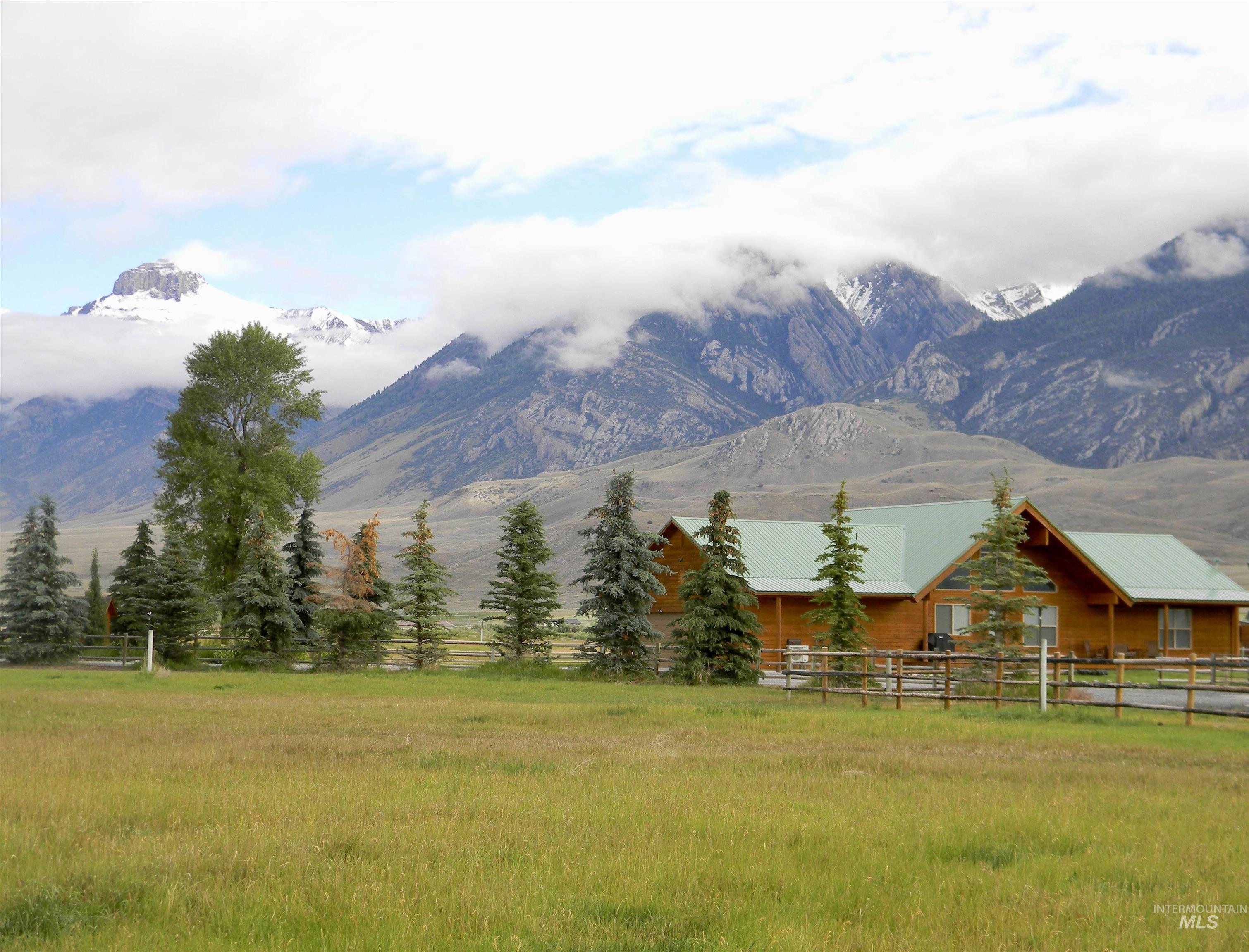 181 Crows Nest Loop, Mackay, Idaho 83251, 2 Bedrooms, 2 Bathrooms, Farm & Ranch For Sale, Price $1,595,000, 98992739