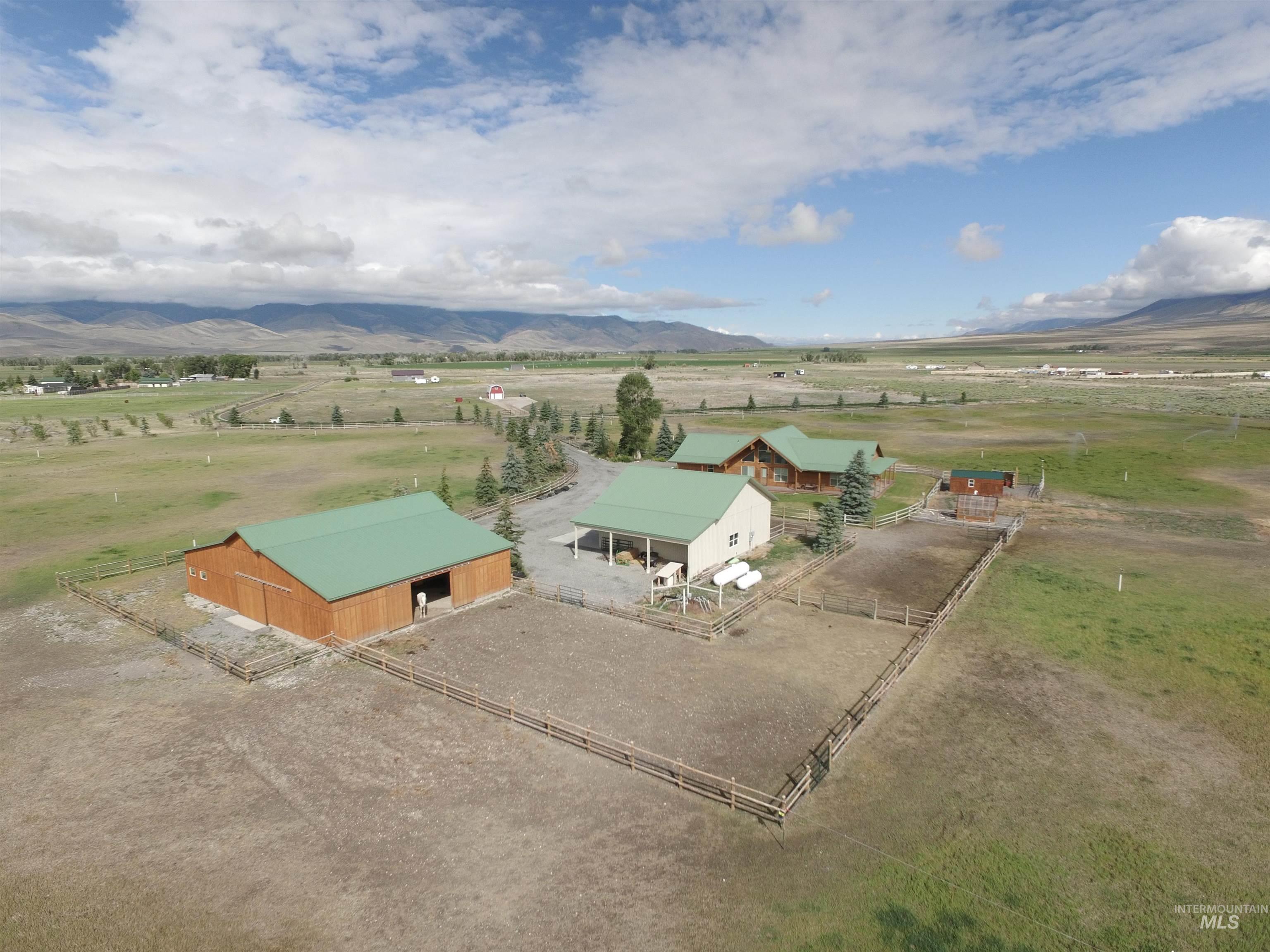 181 Crows Nest Loop, Mackay, Idaho 83251, 2 Bedrooms, 2 Bathrooms, Farm & Ranch For Sale, Price $1,595,000, 98992739