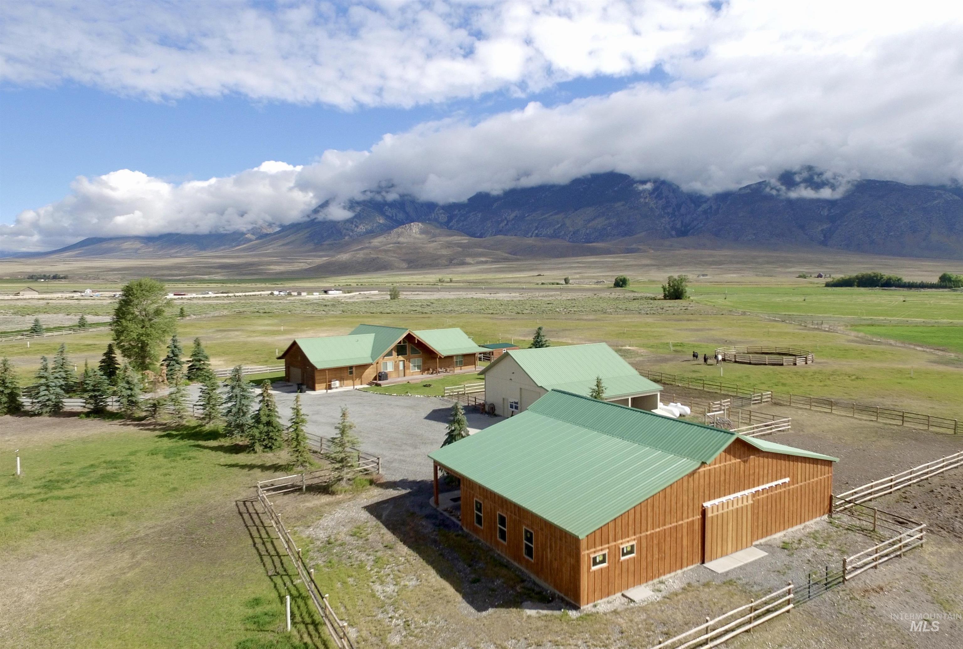181 Crows Nest Loop, Mackay, Idaho 83251, 2 Bedrooms, 2 Bathrooms, Farm & Ranch For Sale, Price $1,595,000, 98992739