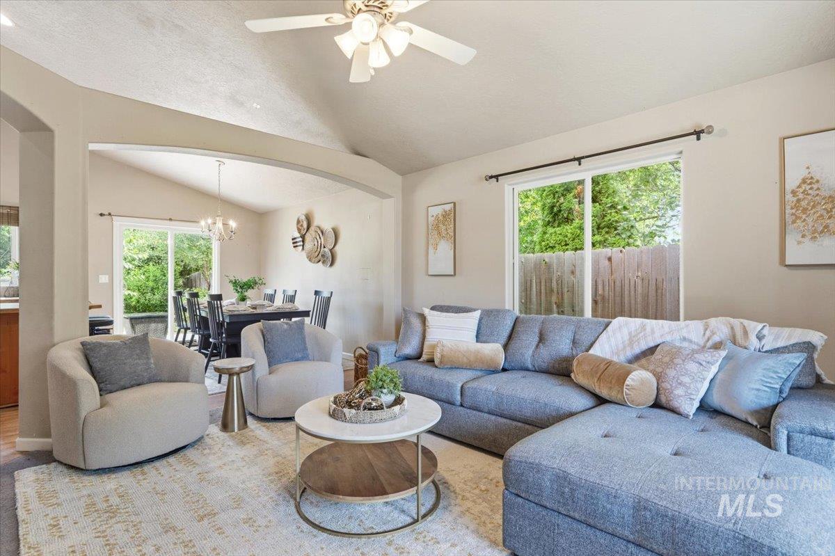 10110 W Holt, Boise, Idaho 83704, 3 Bedrooms, 2 Bathrooms, Residential For Sale, Price $420,000, 98992741