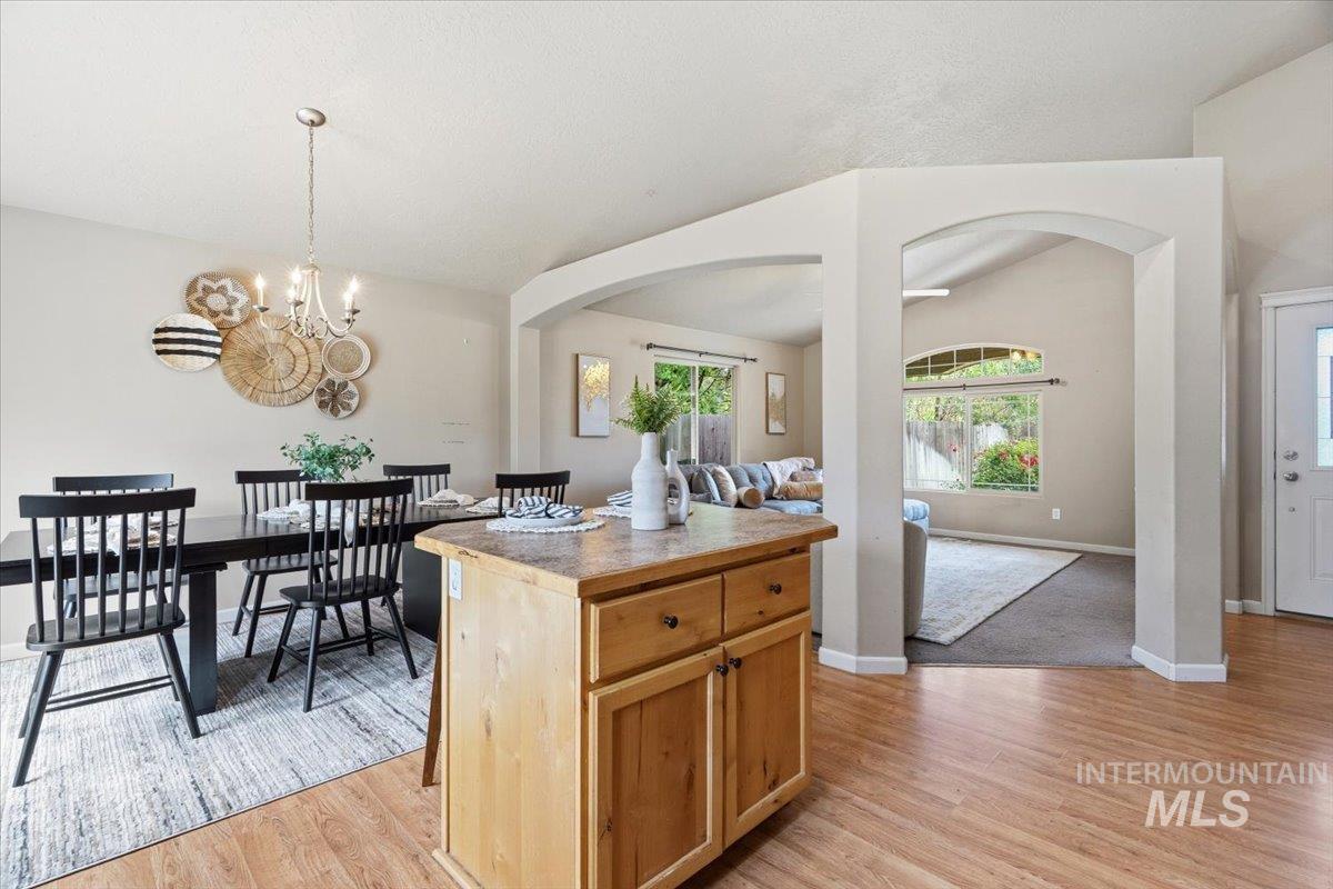 10110 W Holt, Boise, Idaho 83704, 3 Bedrooms, 2 Bathrooms, Residential For Sale, Price $420,000, 98992741