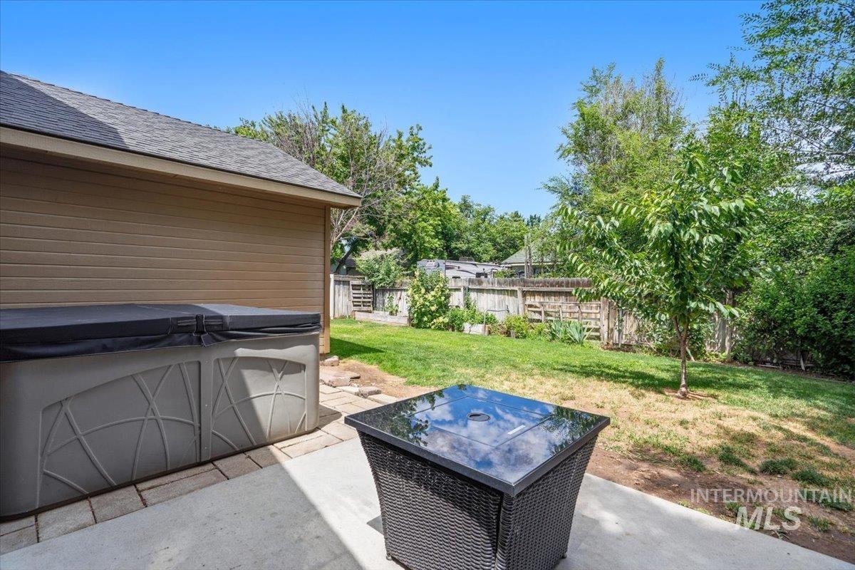10110 W Holt, Boise, Idaho 83704, 3 Bedrooms, 2 Bathrooms, Residential For Sale, Price $420,000, 98992741