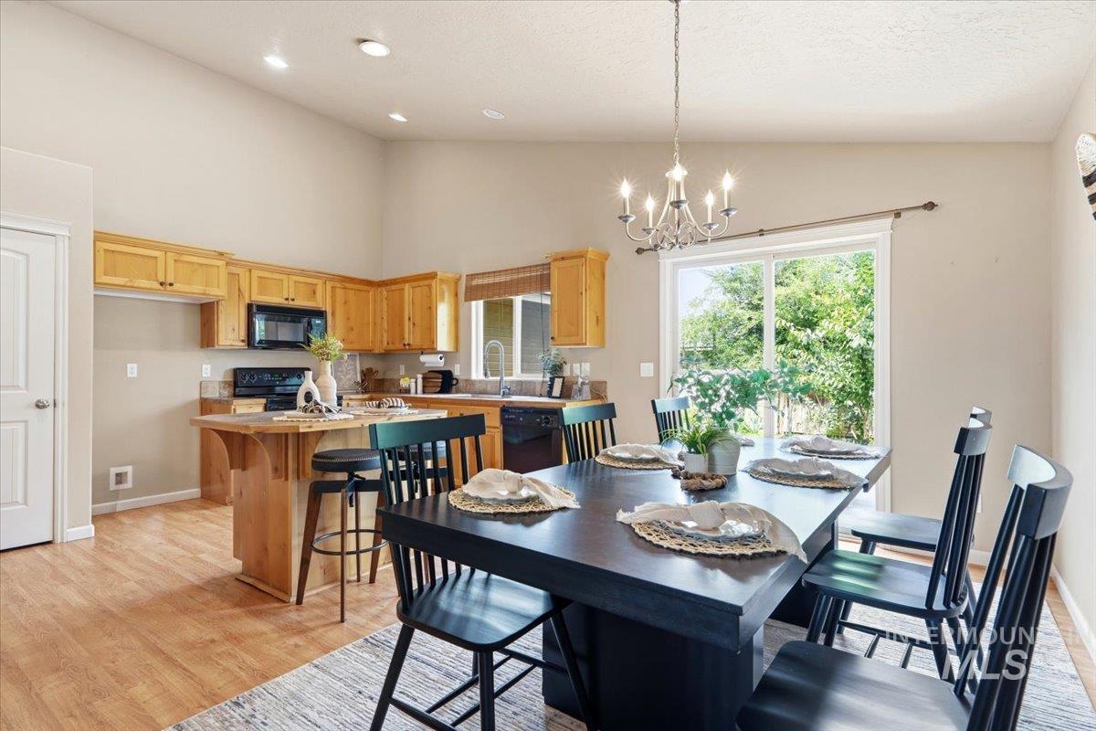 10110 W Holt, Boise, Idaho 83704, 3 Bedrooms, 2 Bathrooms, Residential For Sale, Price $420,000, 98992741